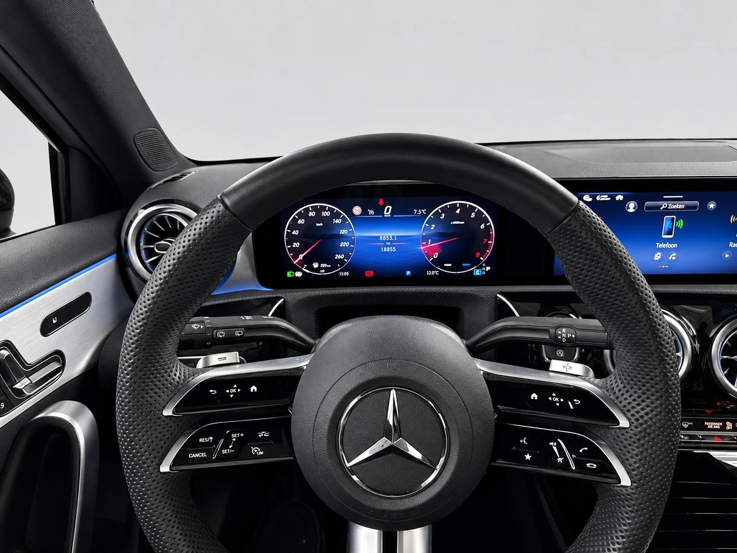 Mercedes-Benz-A-Klasse-image-9