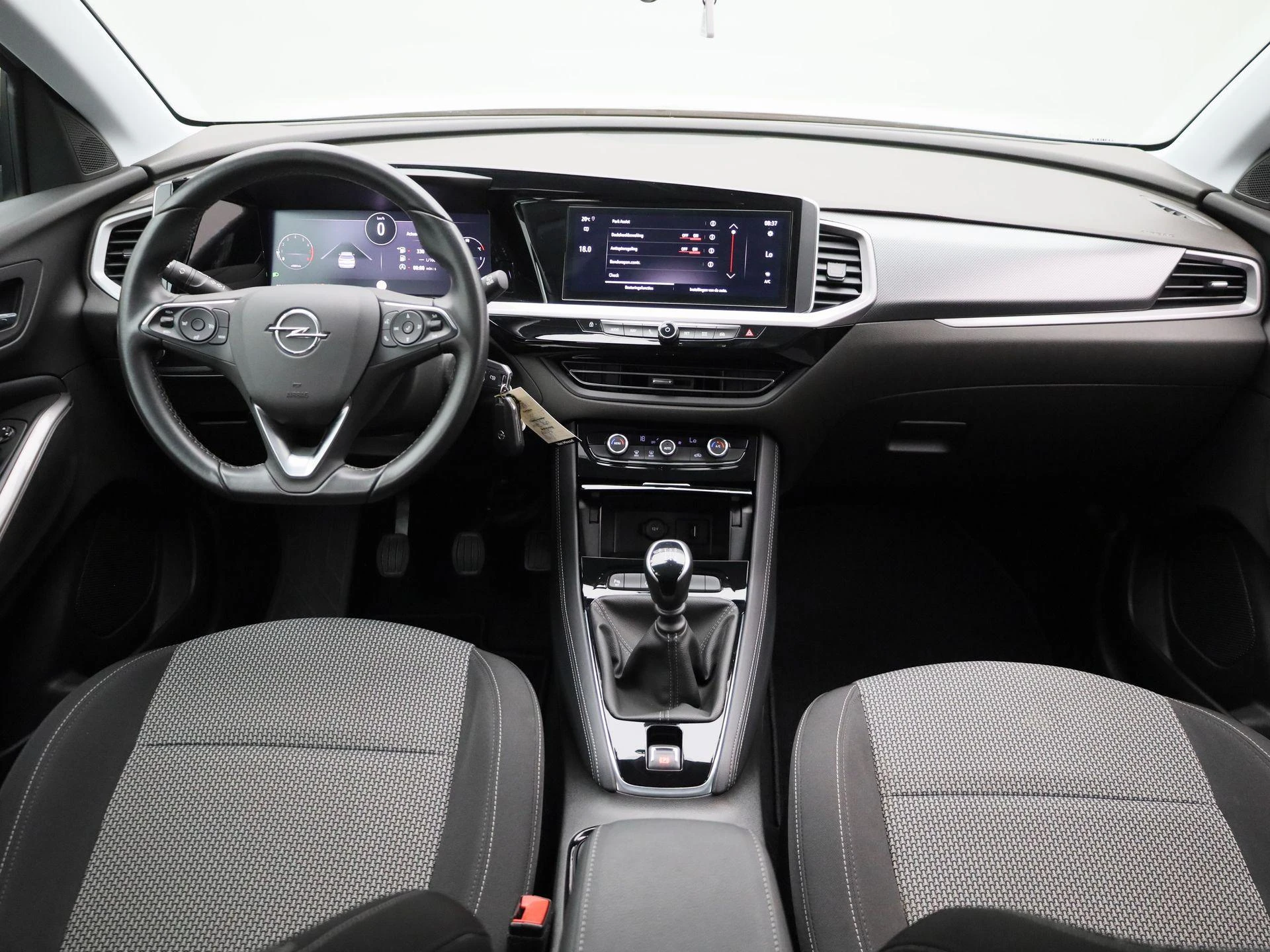 Opel-Grandland-image-7