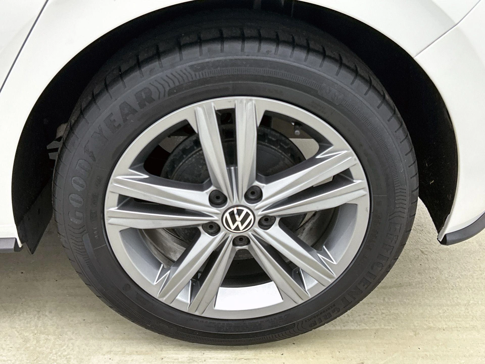 Volkswagen-Polo-image-29