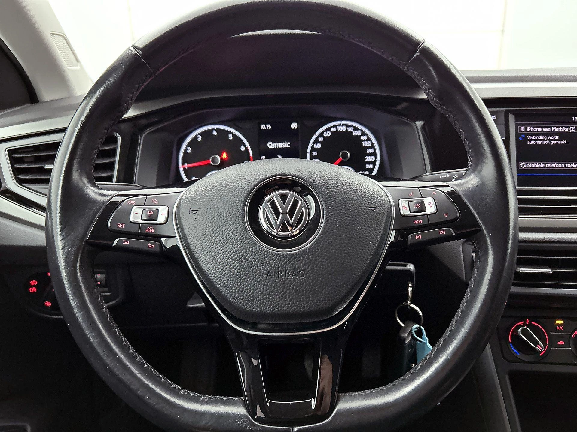 Volkswagen-Polo-image-21
