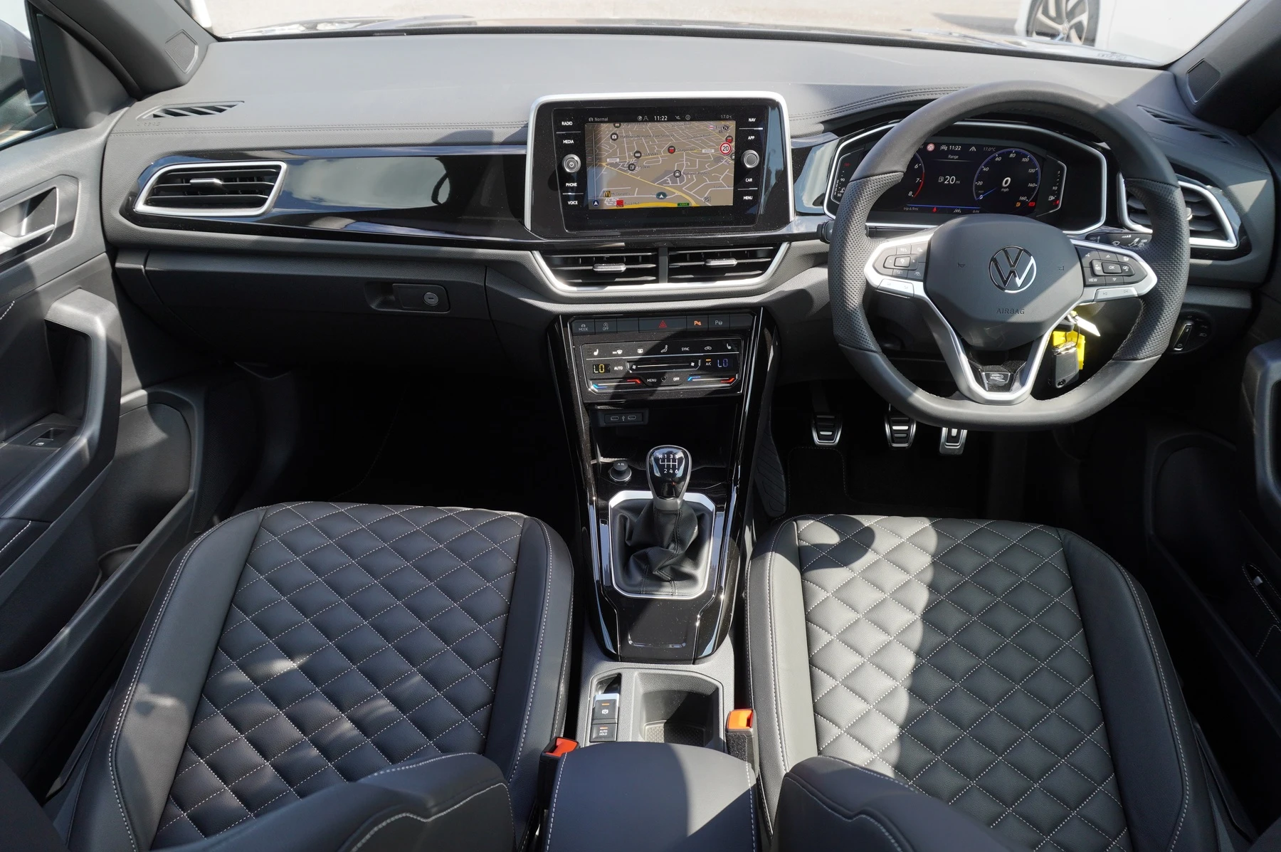 Volkswagen-T-Roc-image-7