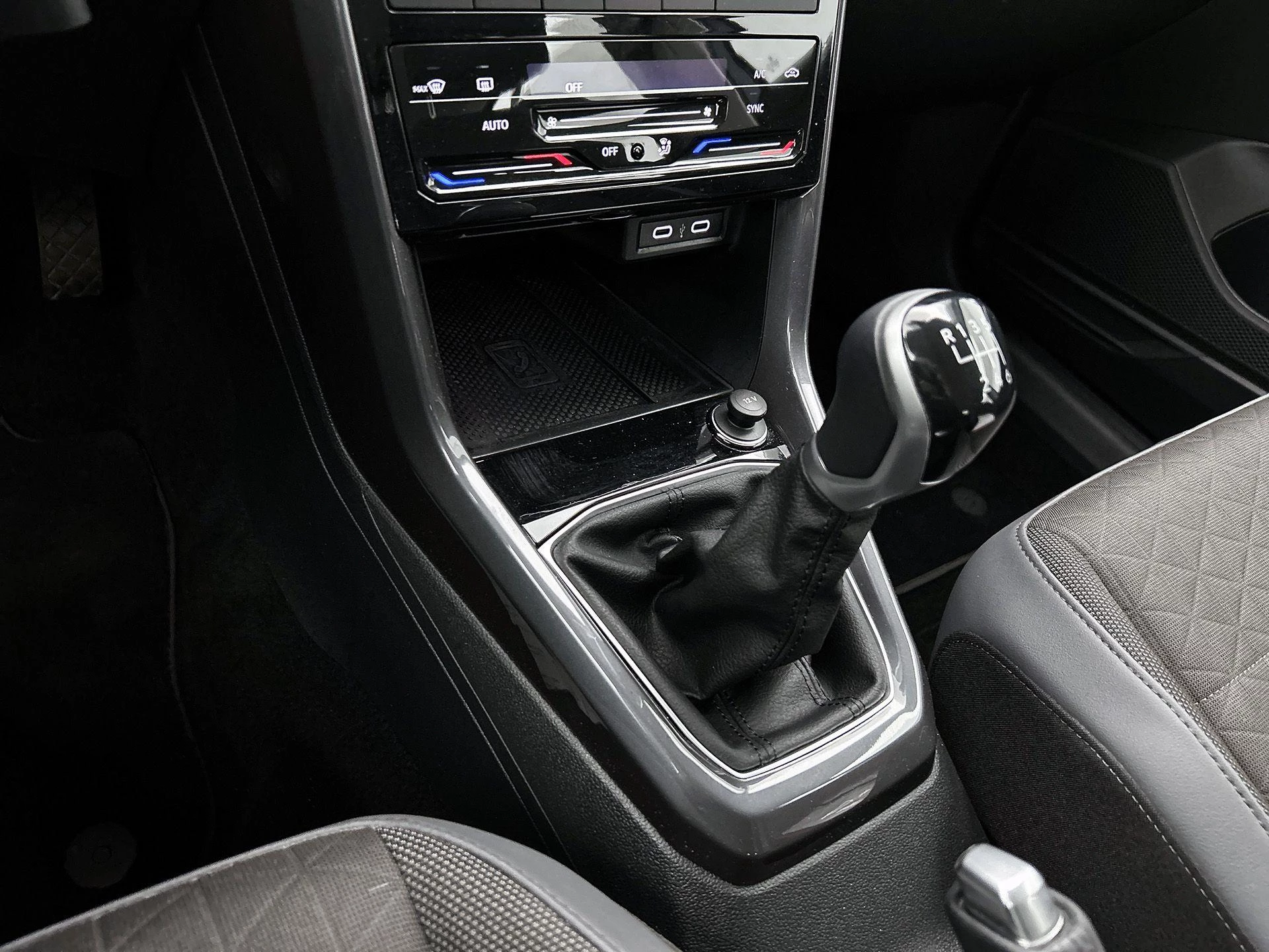 Volkswagen-T-Cross-image-22