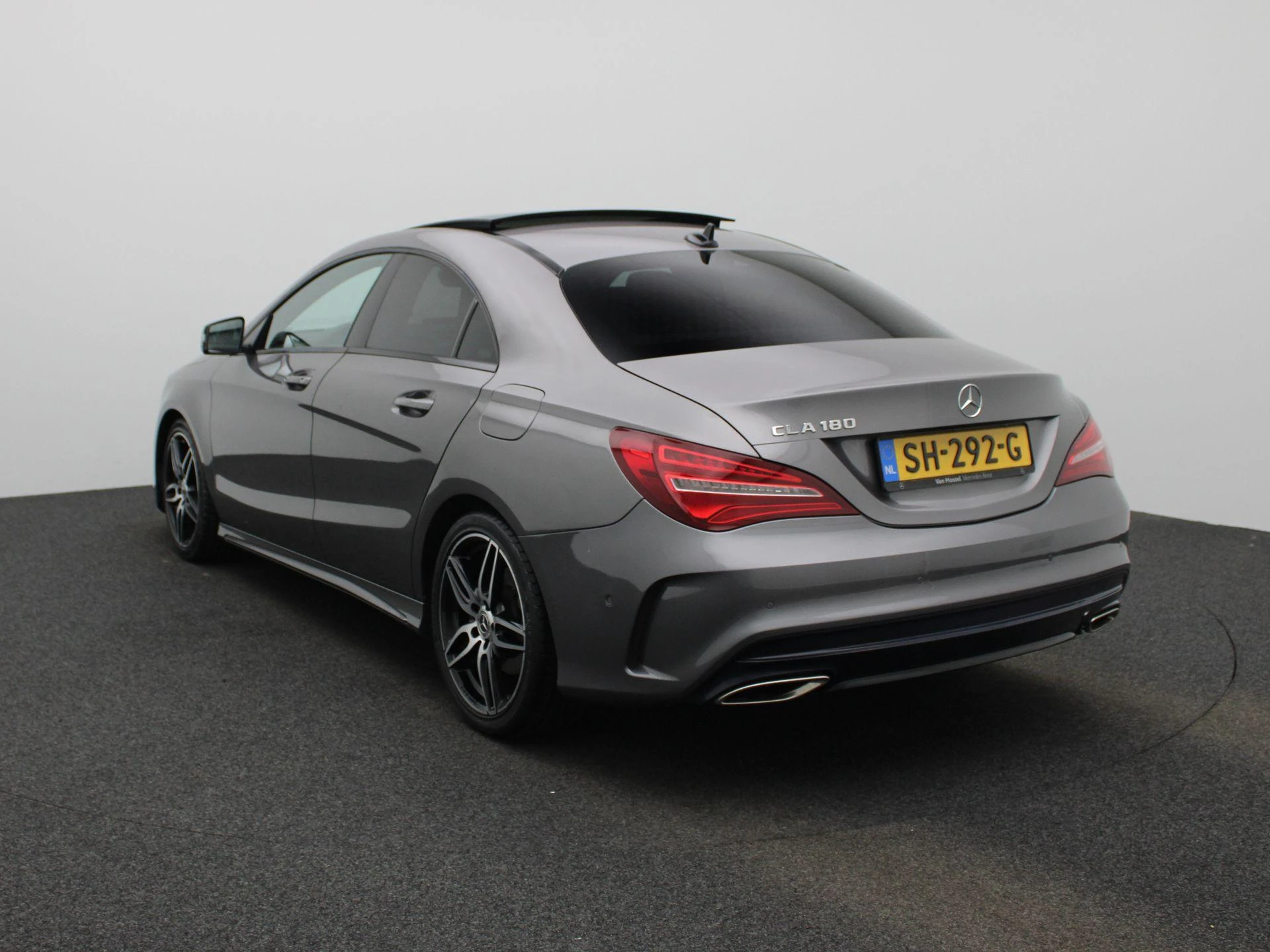 Mercedes-Benz-CLA-image-1