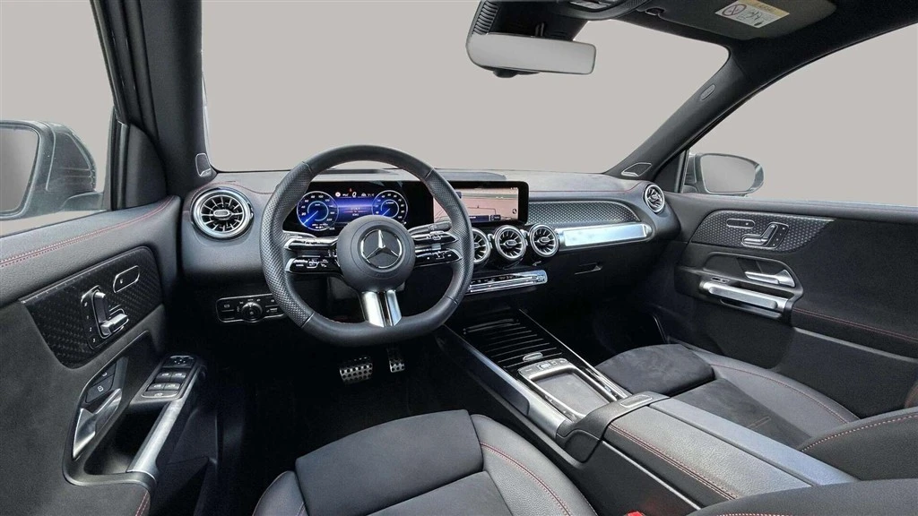 Mercedes-Benz-EQB-image-13