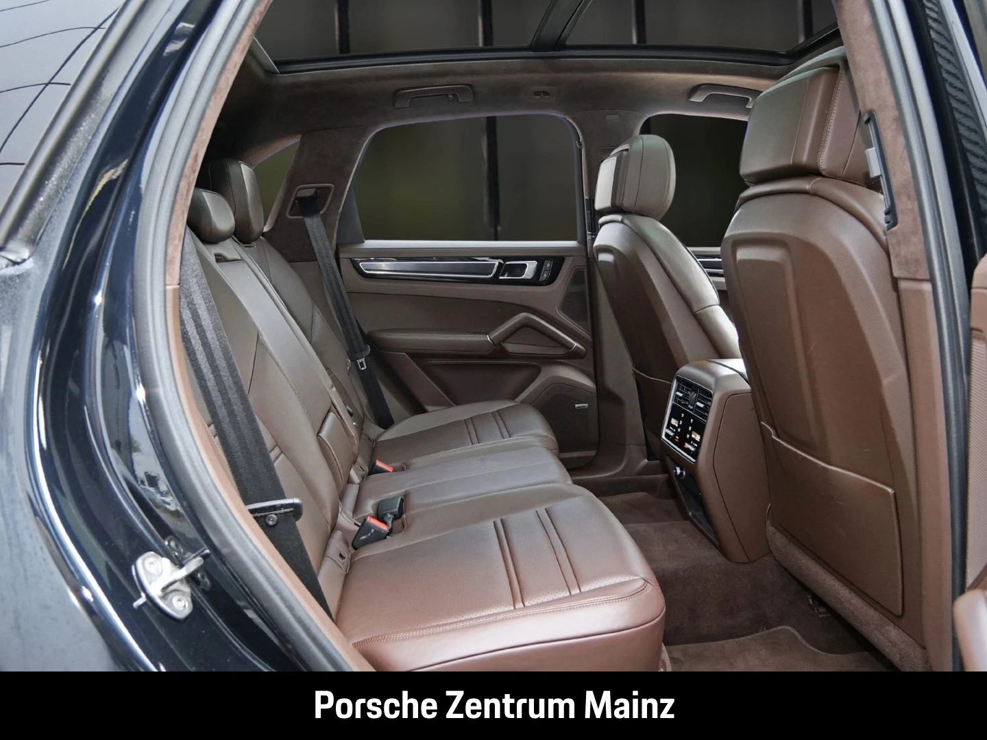 Porsche-Cayenne-image-4