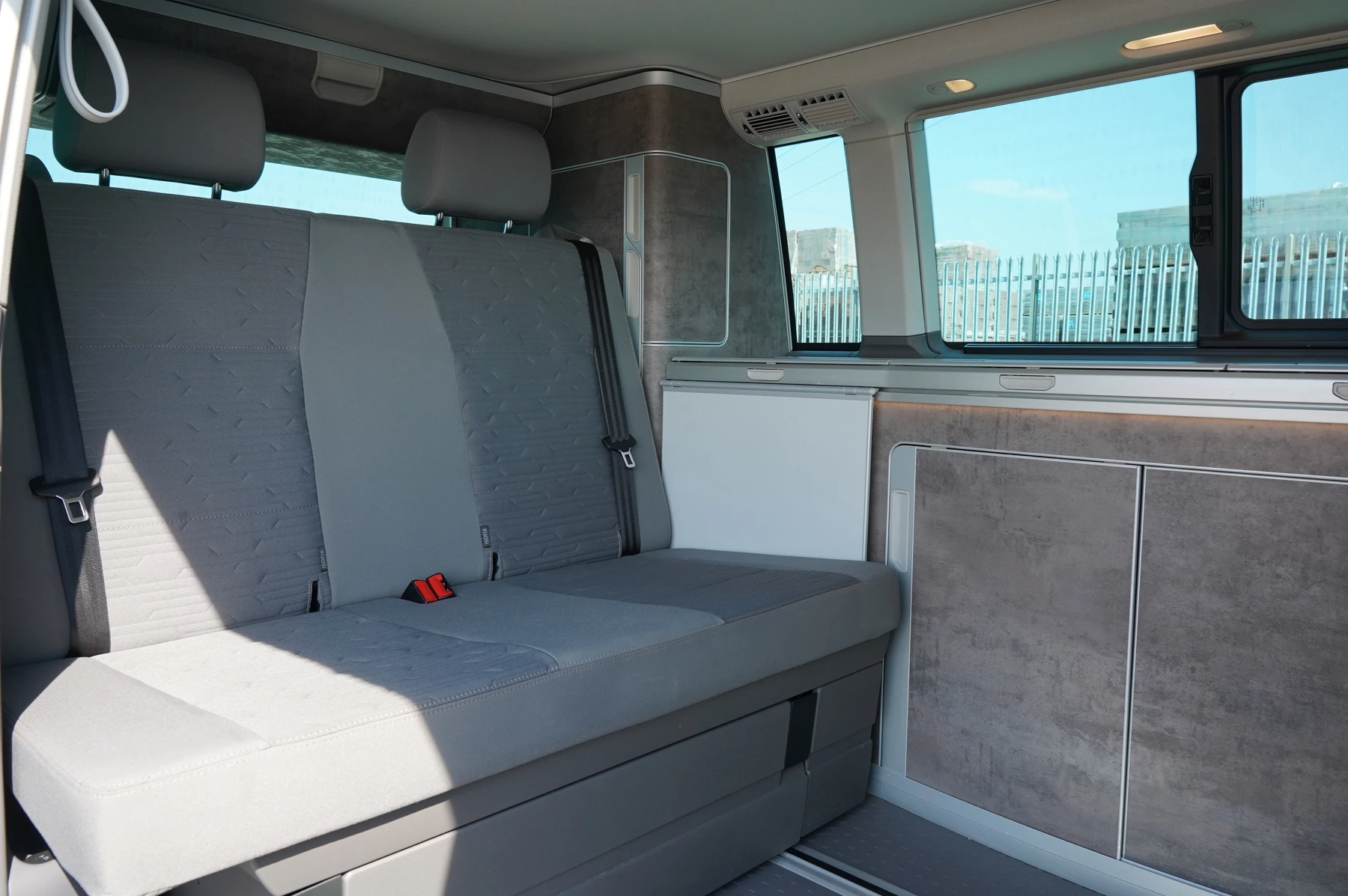 Volkswagen-California-image-10