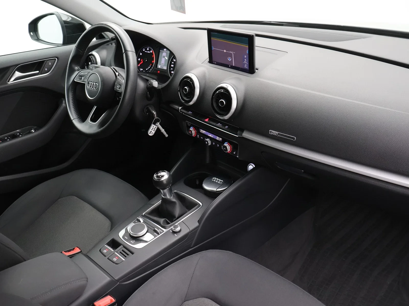 Audi A3 Sportback 30TFSI 116PK *TREKHAAK*CRUISE*NAVI*ZETELVERWARMING*BLTH*DAB RADIO*...*