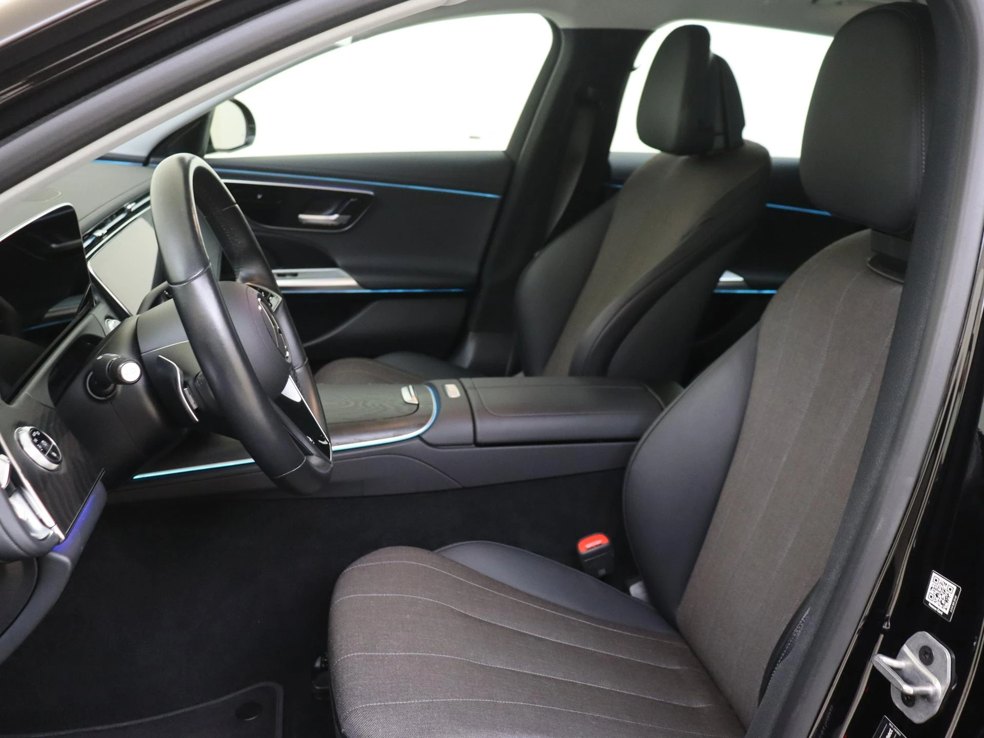 Mercedes-Benz-E-Klasse-image-14