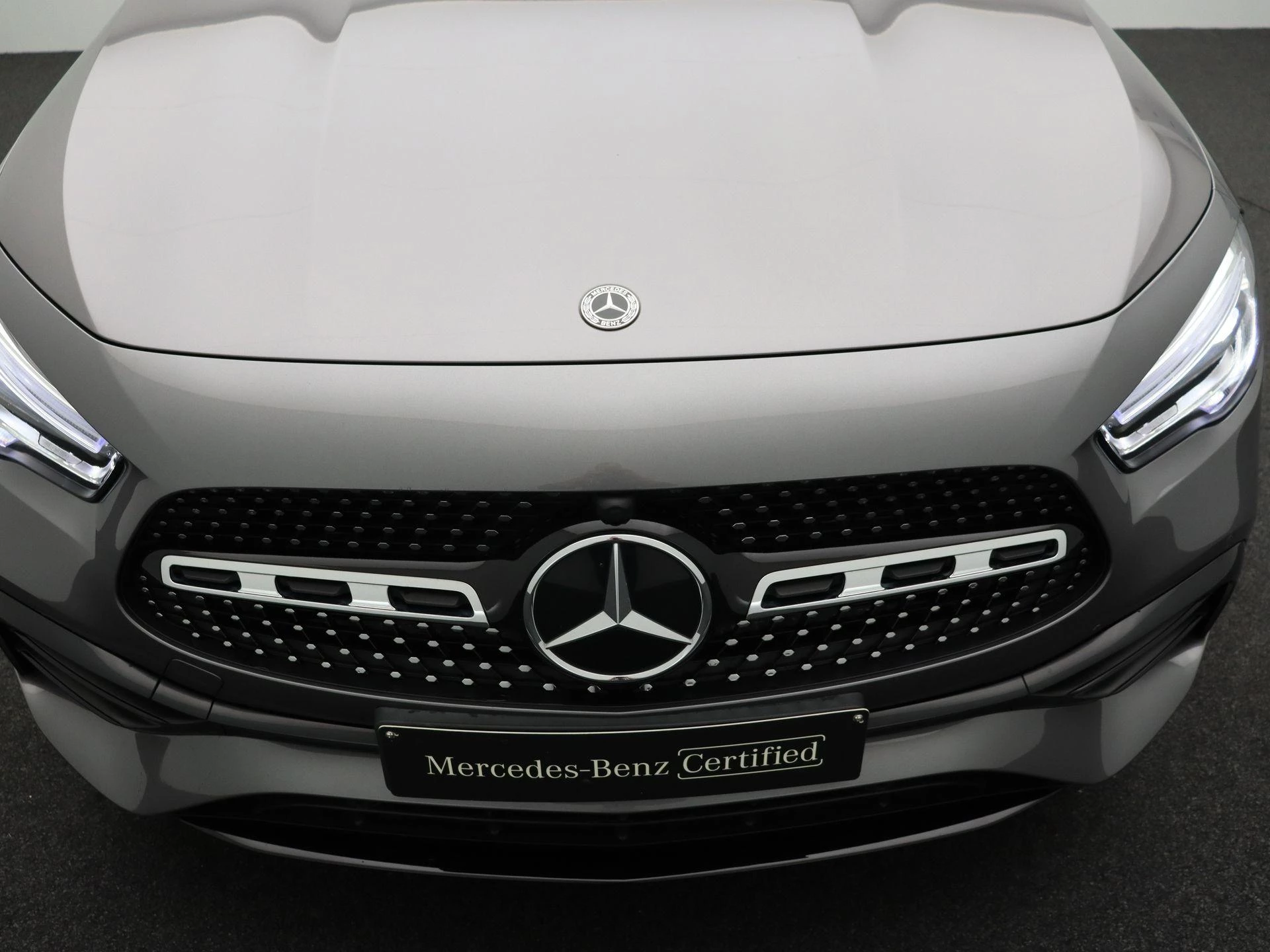 Mercedes-Benz GLA 180 AMG Line + PANO DAK + MULTIBEAM LED + KEY LESS +