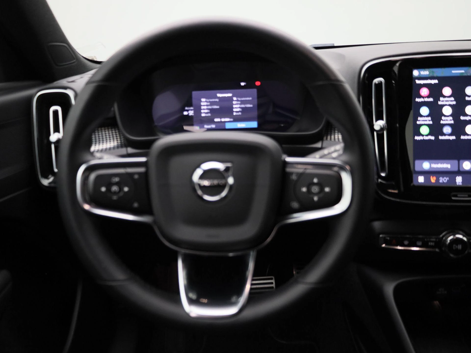 Volvo-XC40-image-6