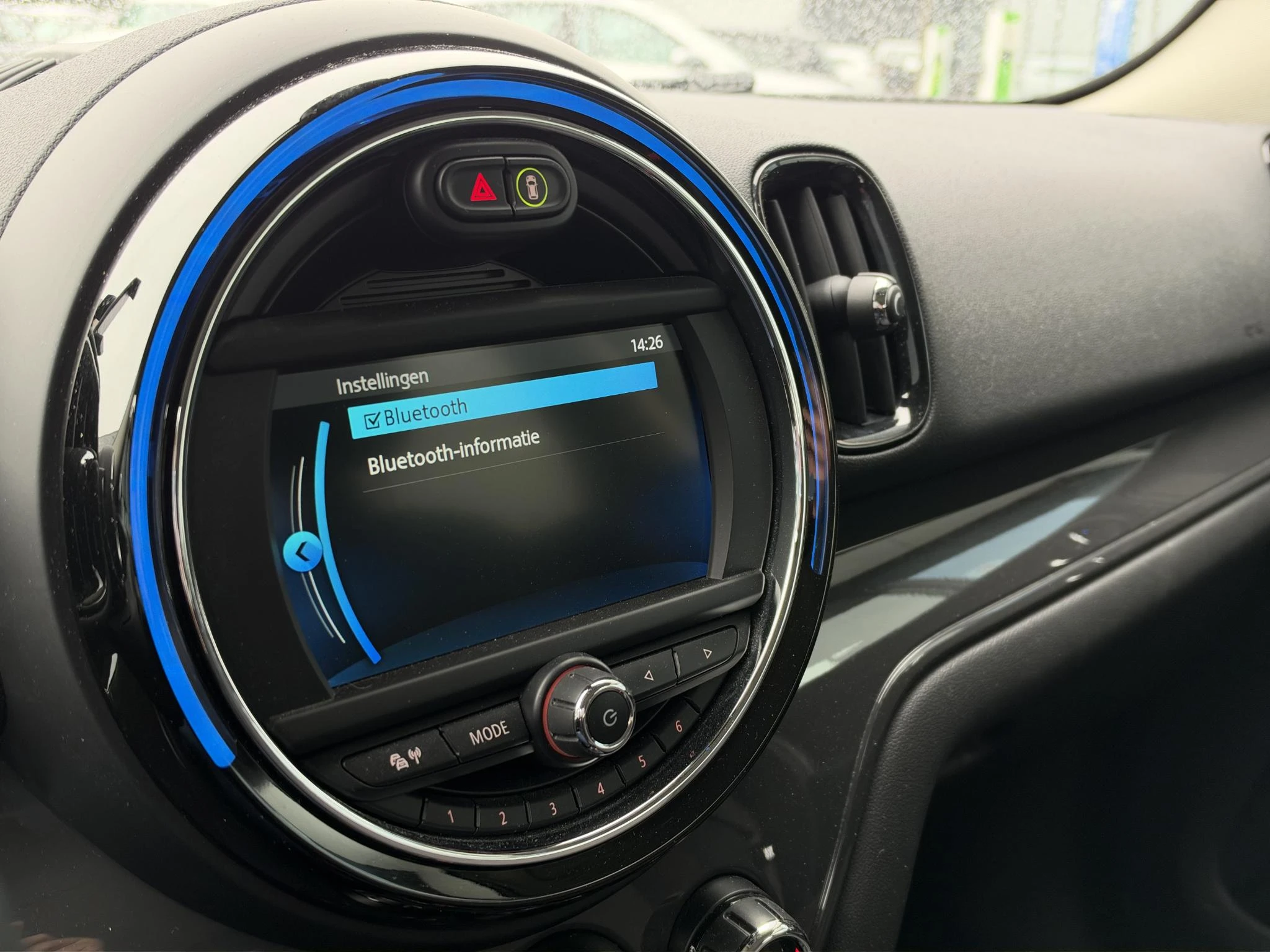 MINI-Countryman-image-8