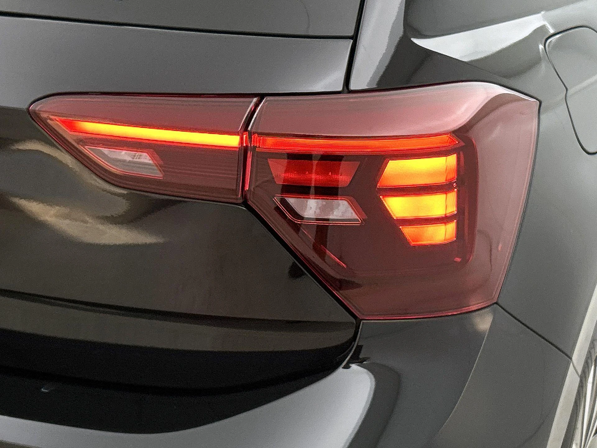 Volkswagen-Polo-image-12