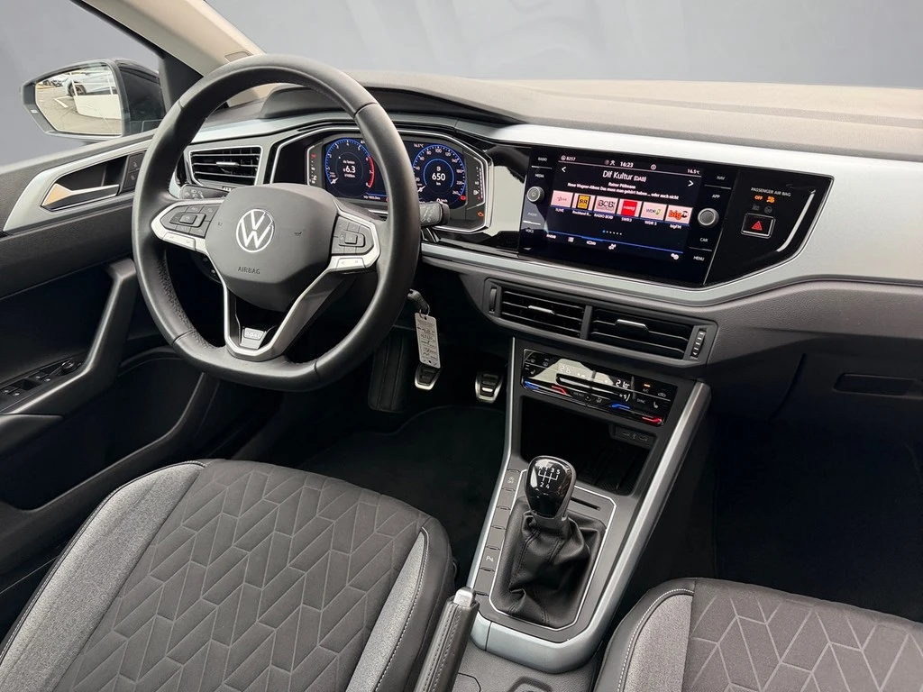 Volkswagen-Polo-image-11