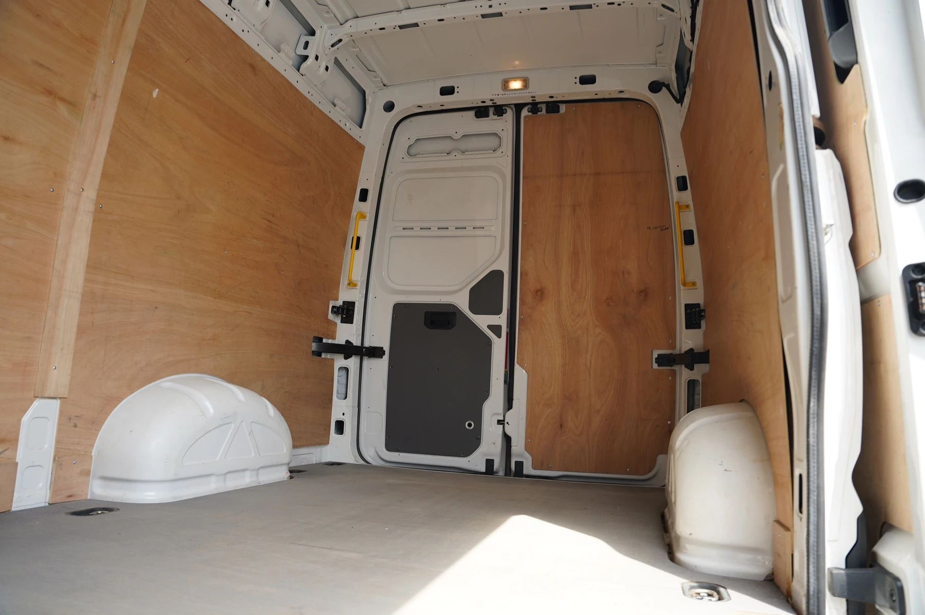 Volkswagen-Crafter-image-21