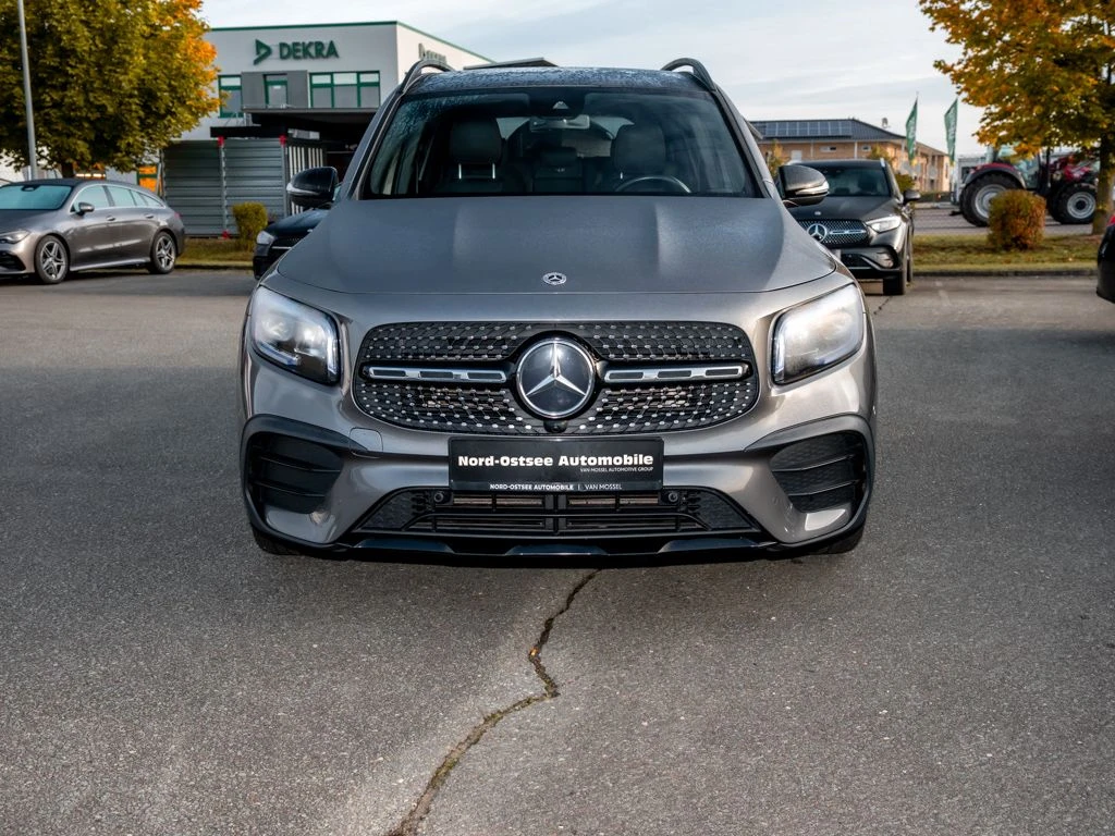 Mercedes-Benz-GLB 200 d-image-3