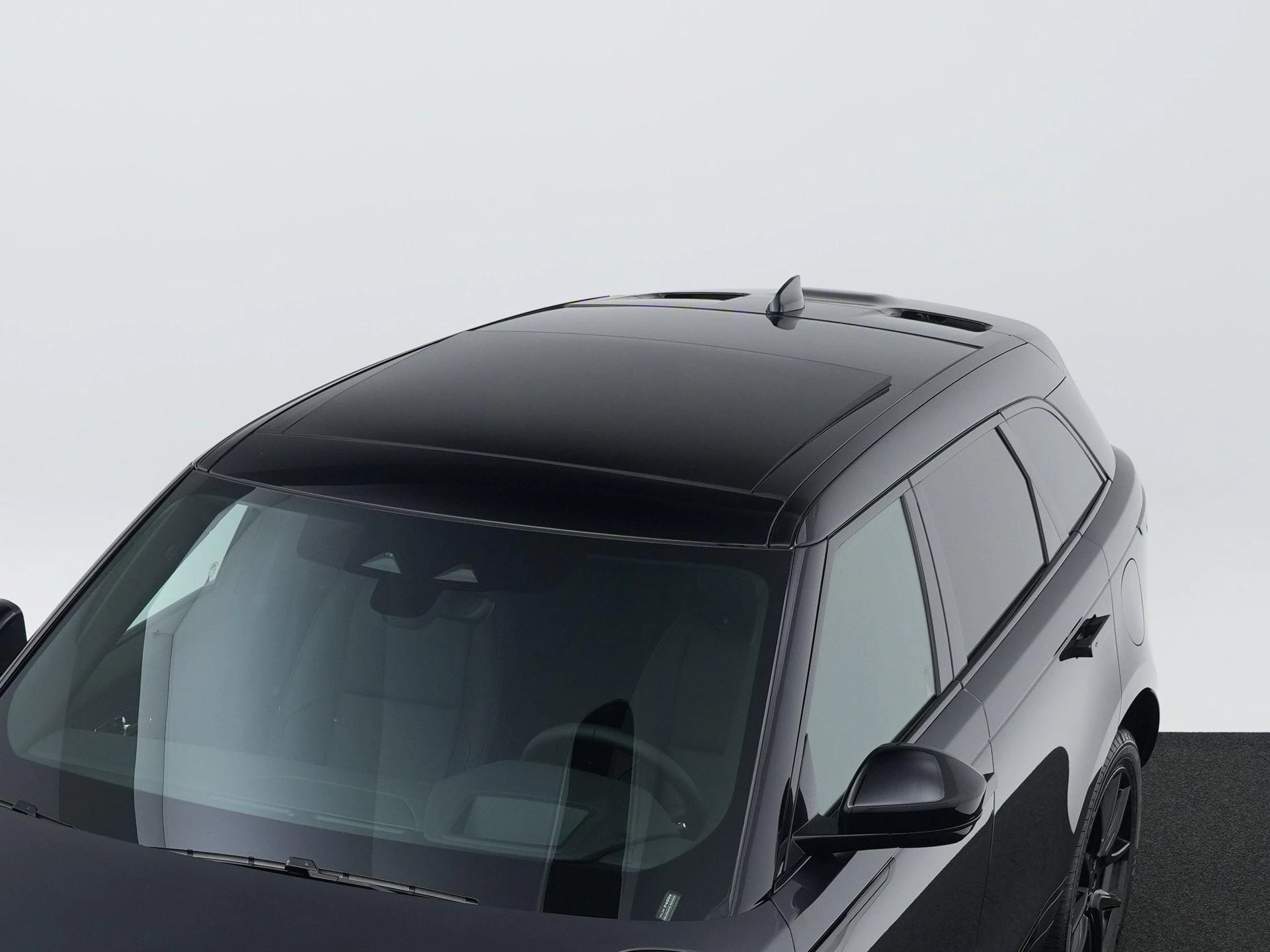 Land Rover Range Rover Velar 2.0 P400e Belgravia Edition