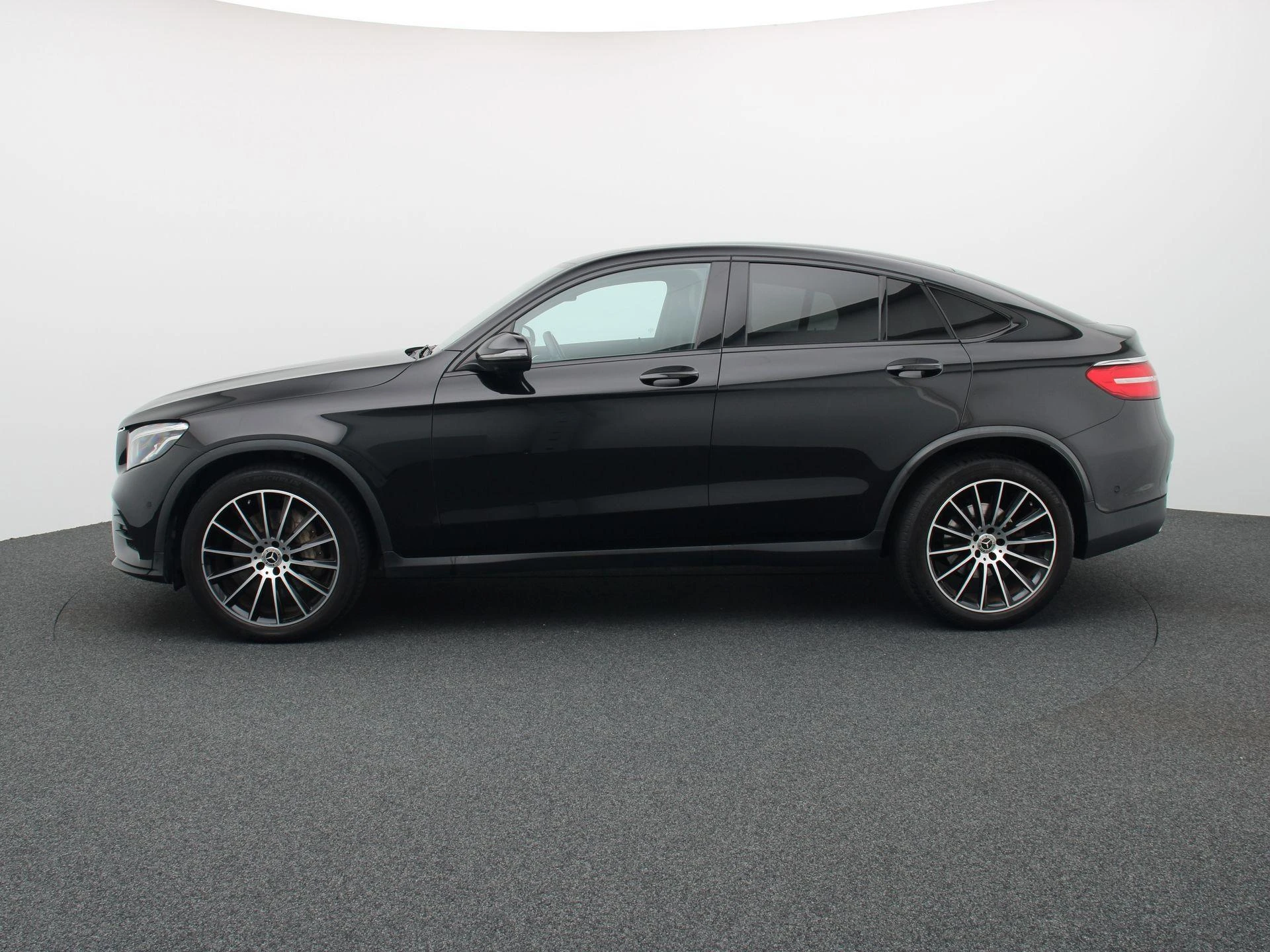 Mercedes-Benz-GLC-image-3