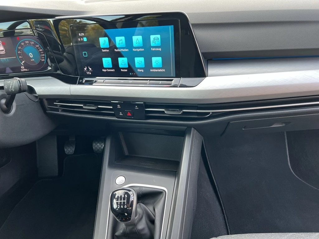 Volkswagen-Golf-image-10