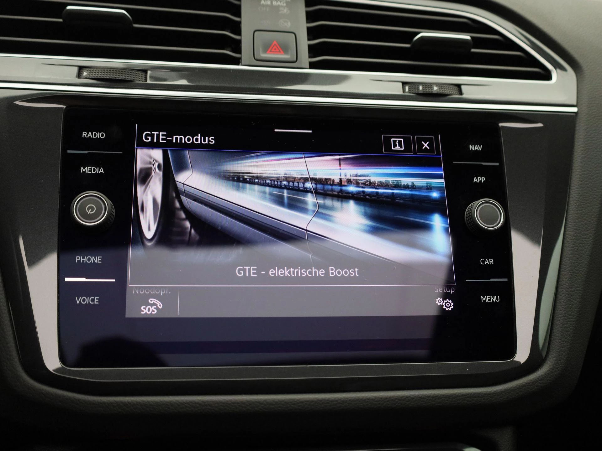 Volkswagen-Tiguan-image-32