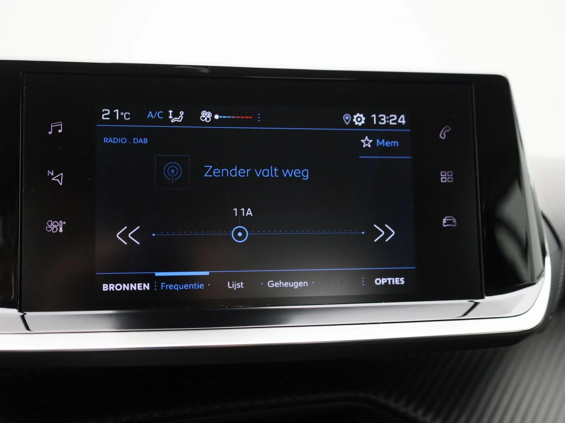 Peugeot-208-image-13