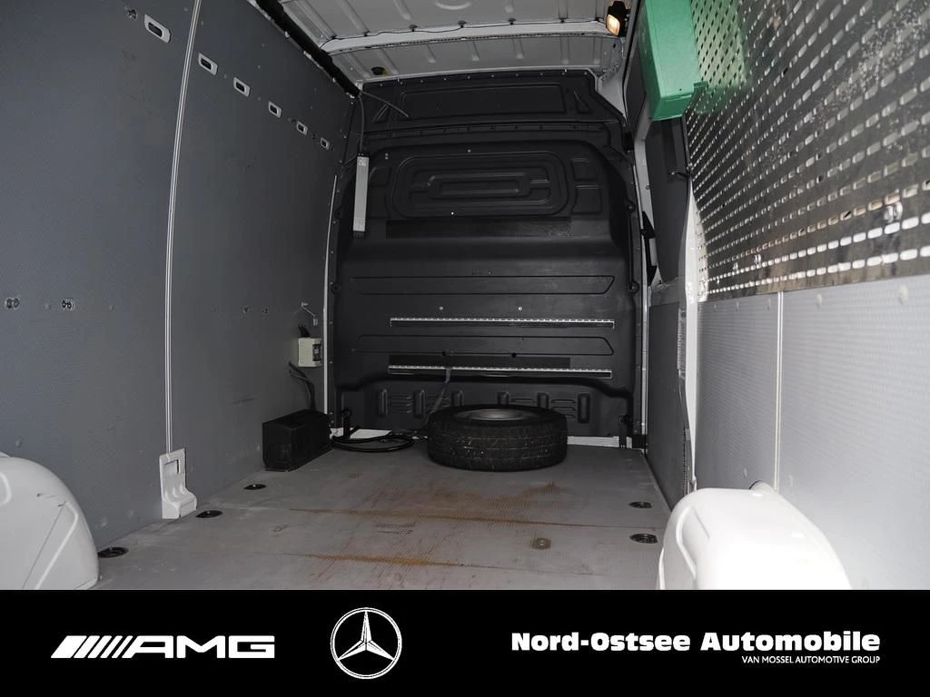 Mercedes-Benz-Sprinter-image-13