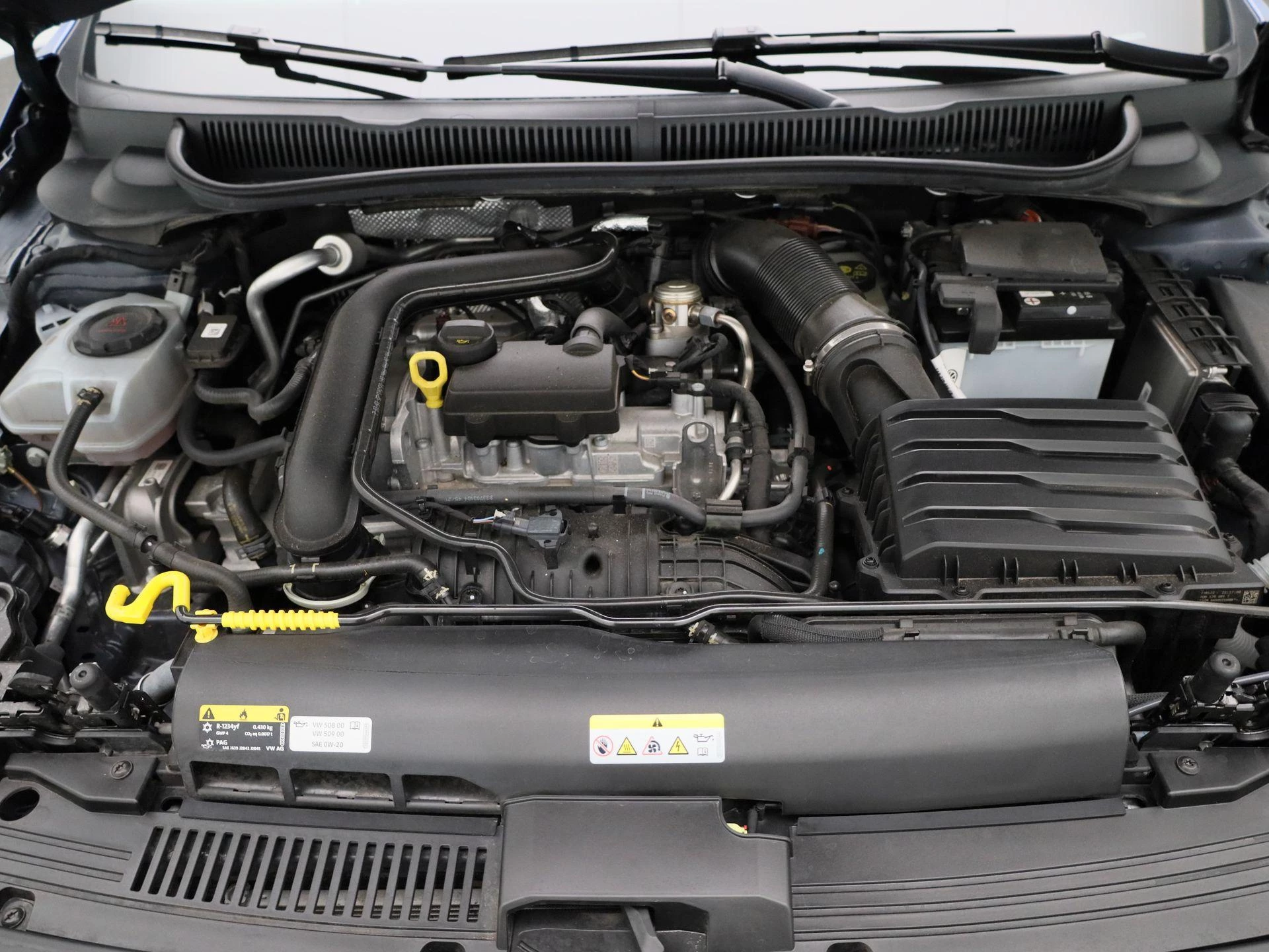 Volkswagen-Polo-image-27