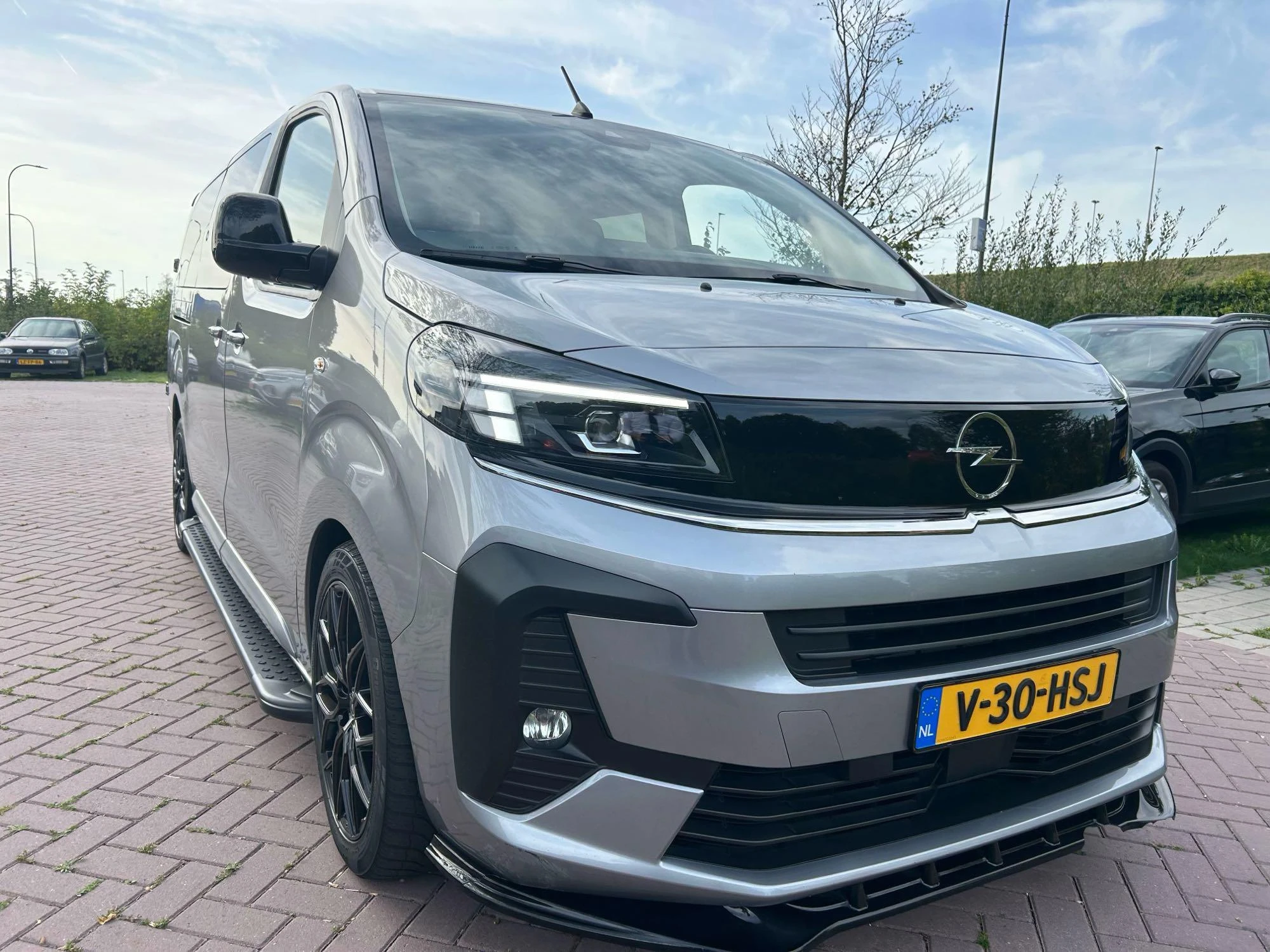 Opel-Vivaro-image-4