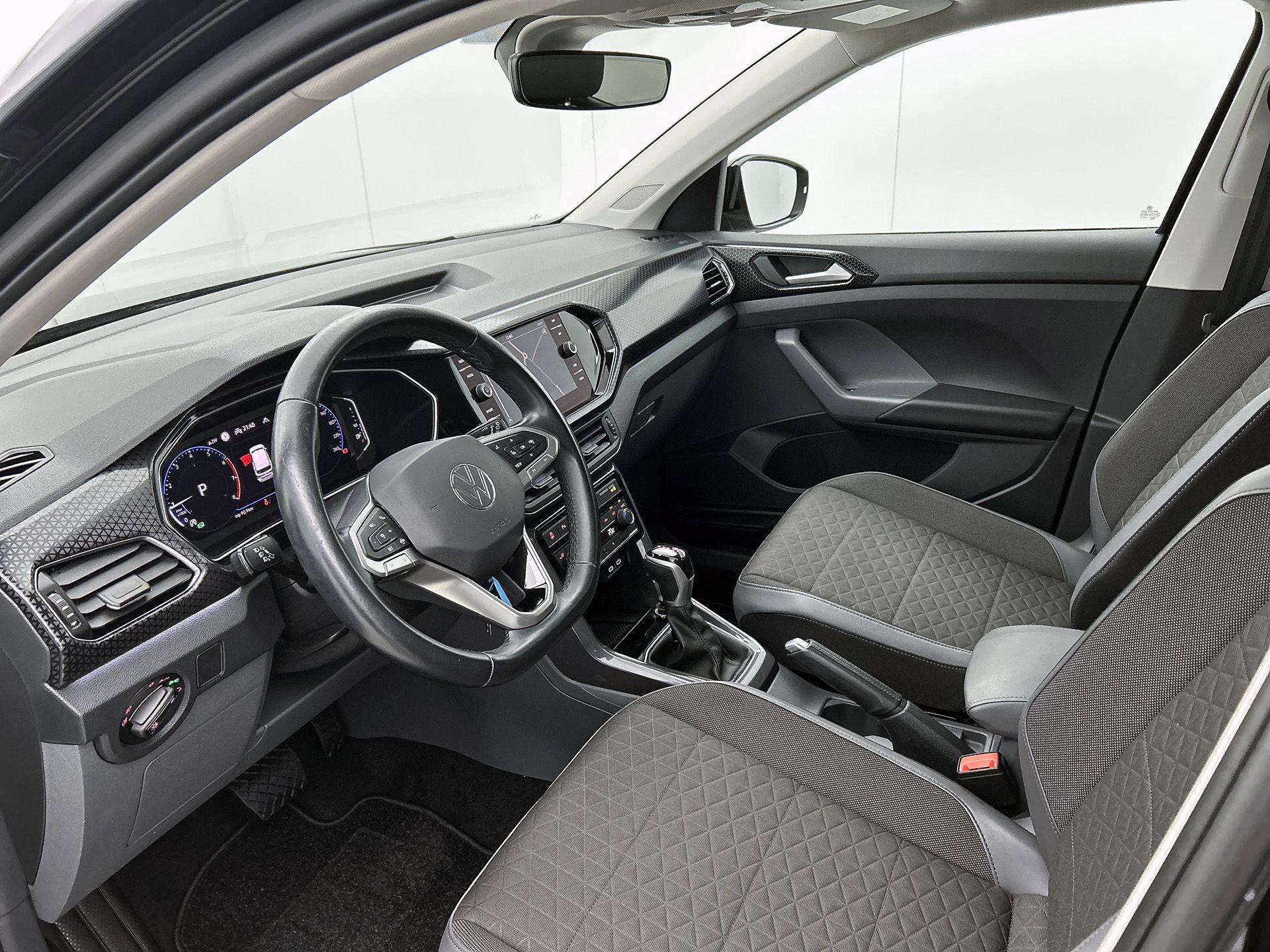 Volkswagen-T-Cross-image-21