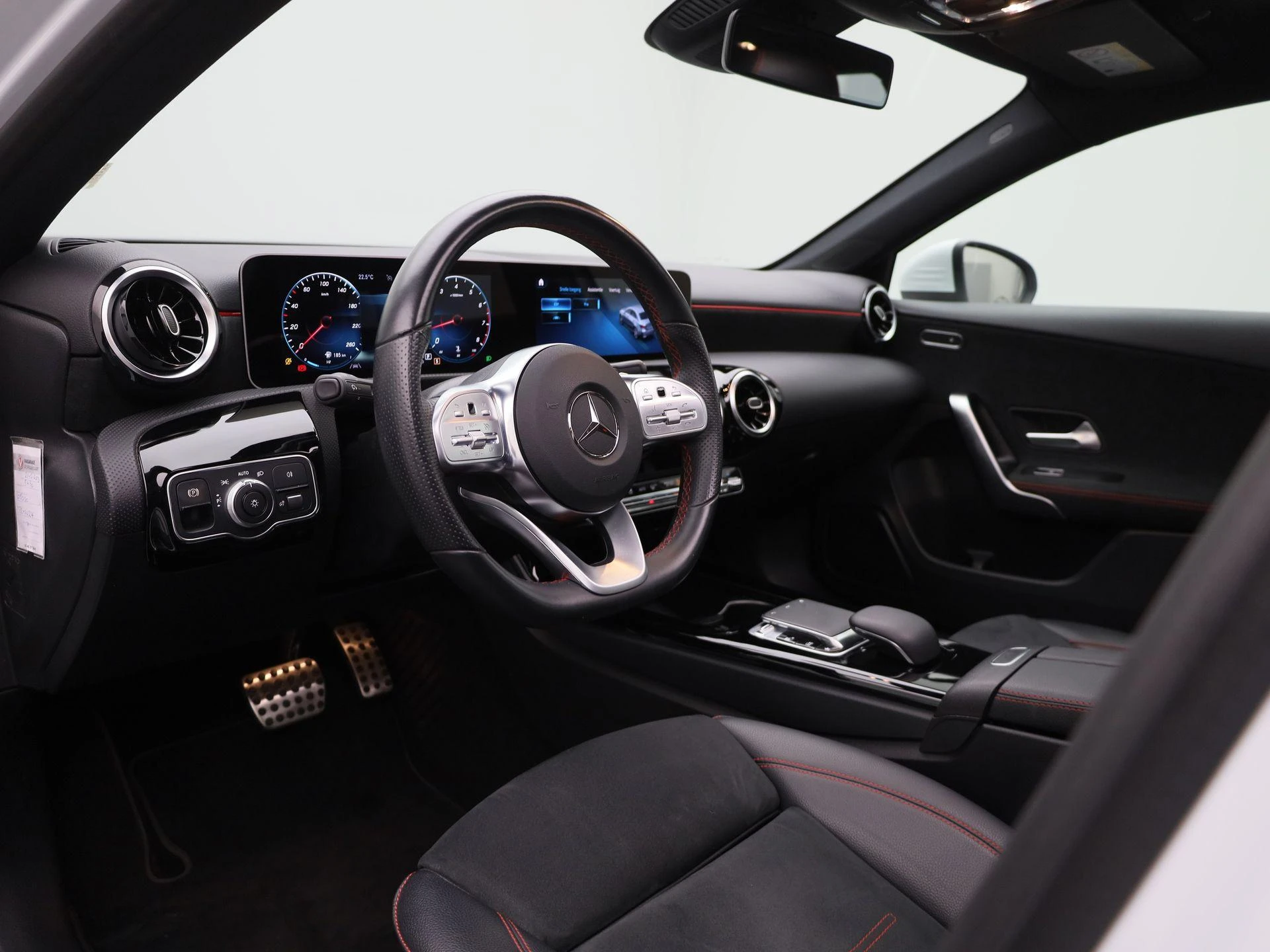 Mercedes-Benz-A-Klasse-image-32