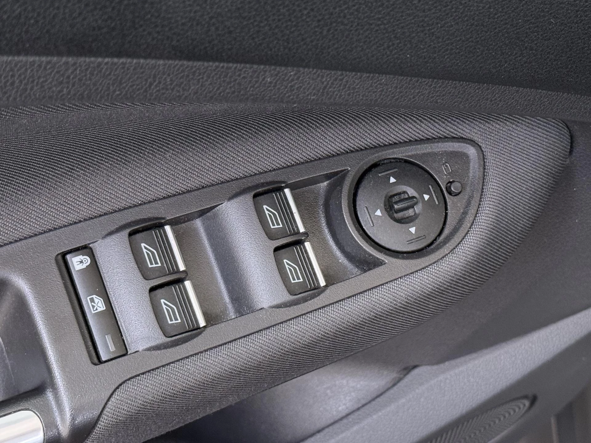 Ford-C-MAX-image-22