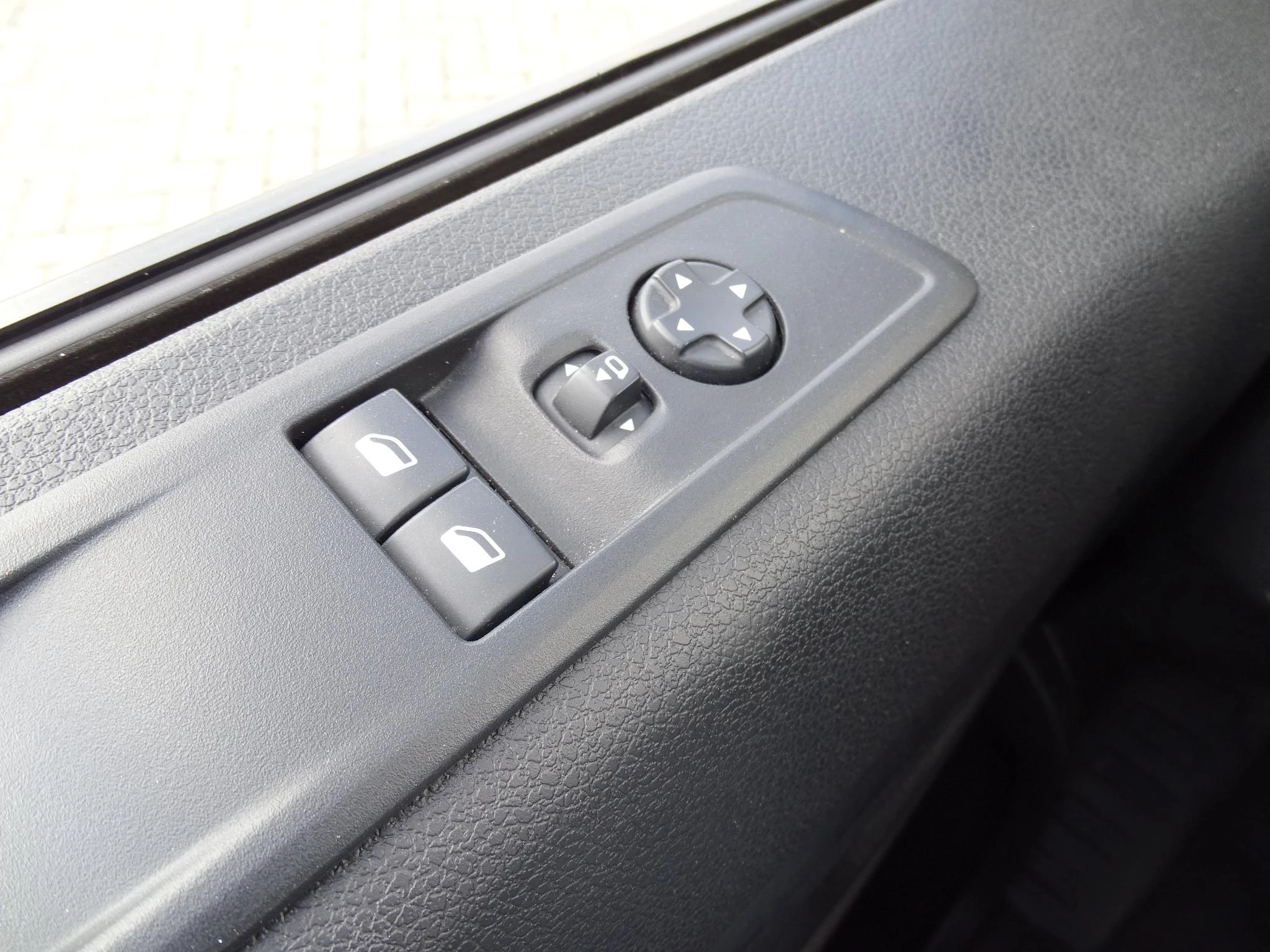 Opel-Vivaro-image-30