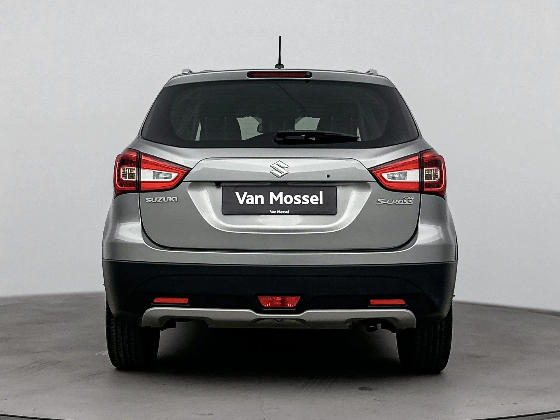 Suzuki-S-Cross-image-2