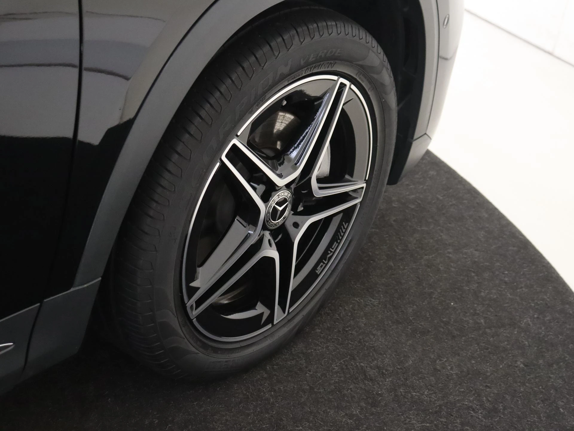 Mercedes-Benz-GLA-image-29
