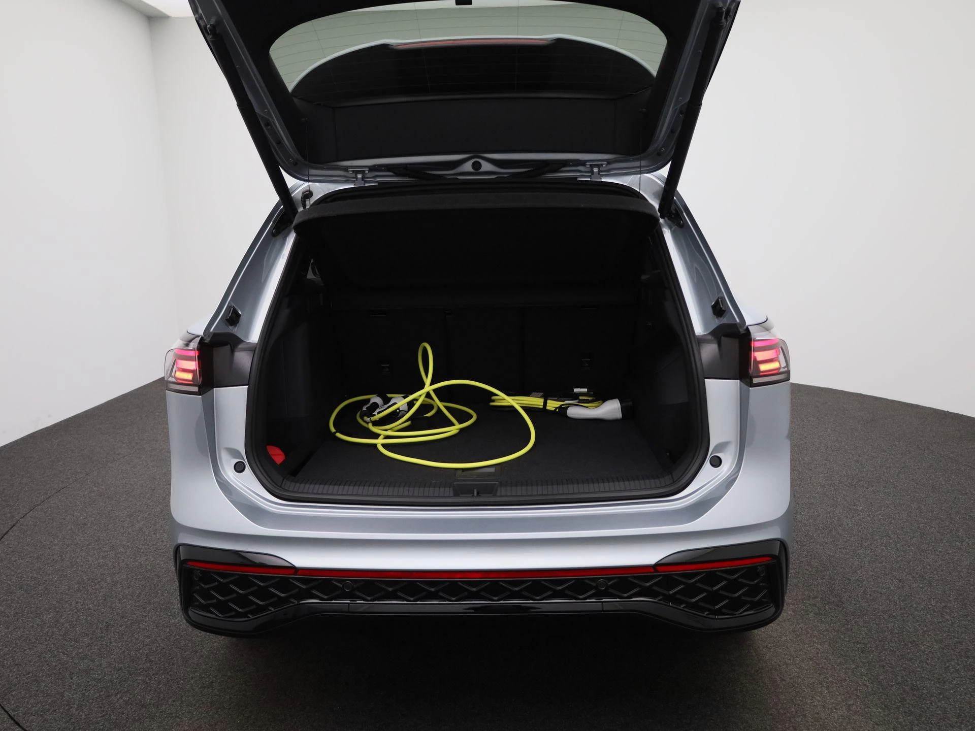 Volkswagen-Tiguan-image-10