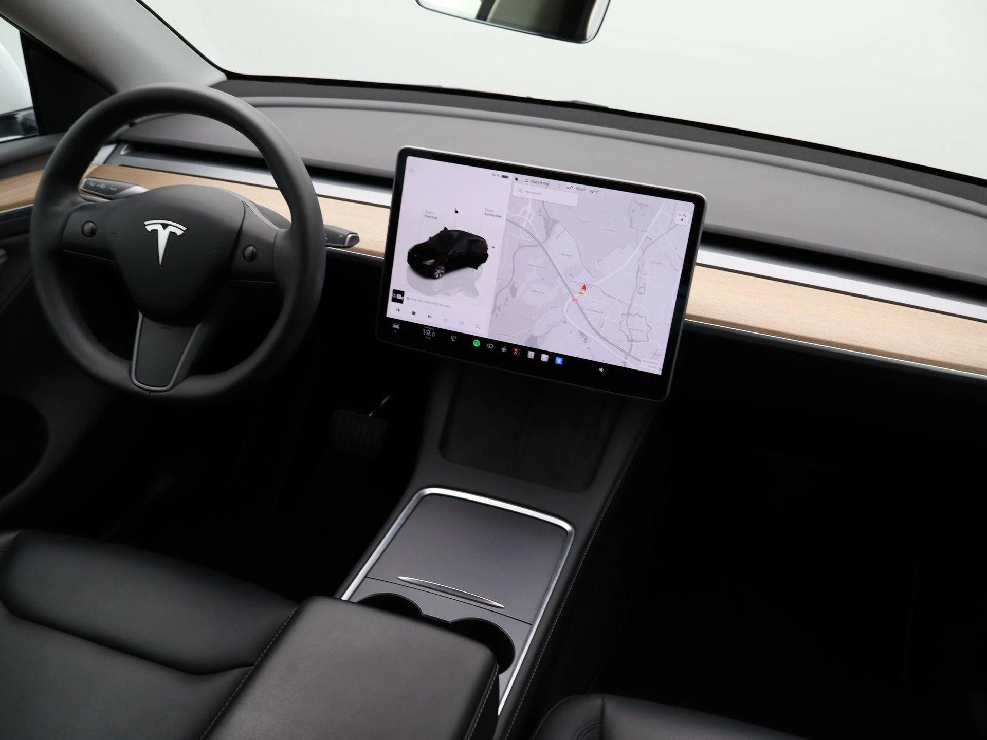 Tesla-Model Y-image-29