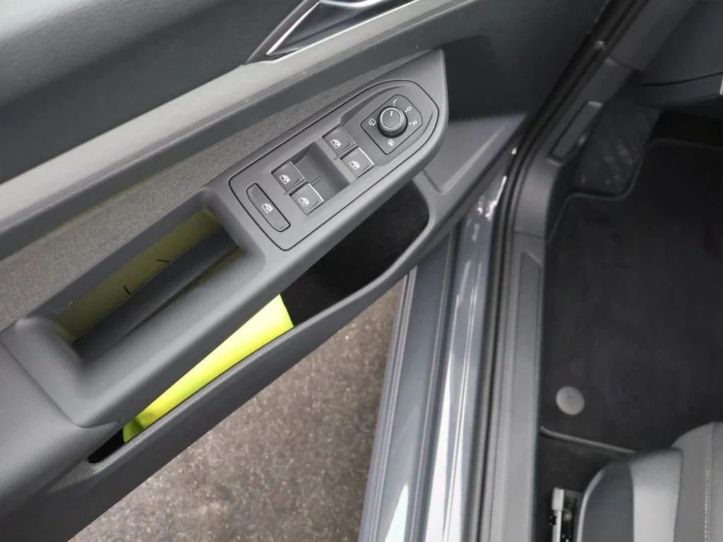 Volkswagen-Golf-image-15