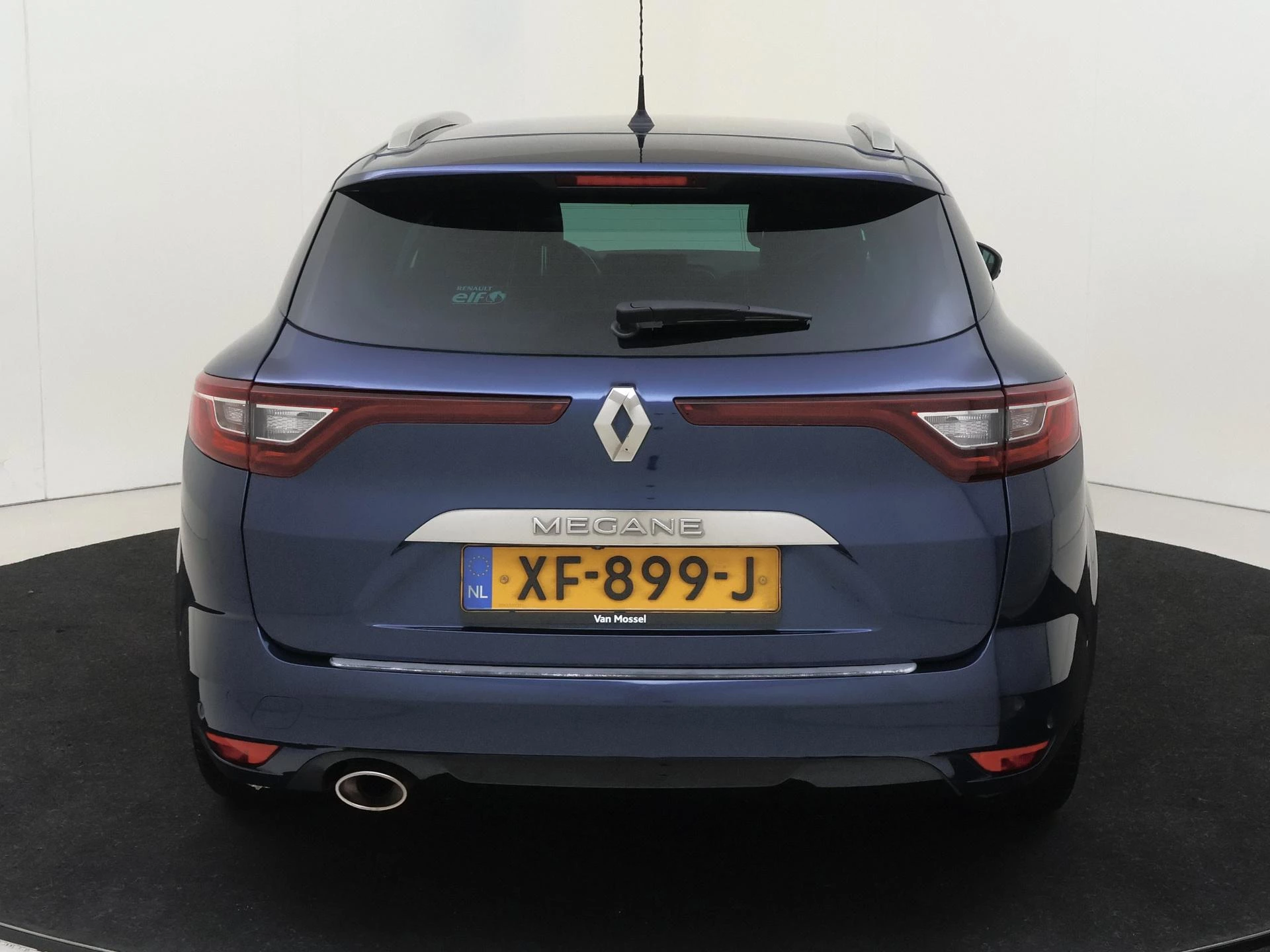 Renault-Mégane Estate-image-6
