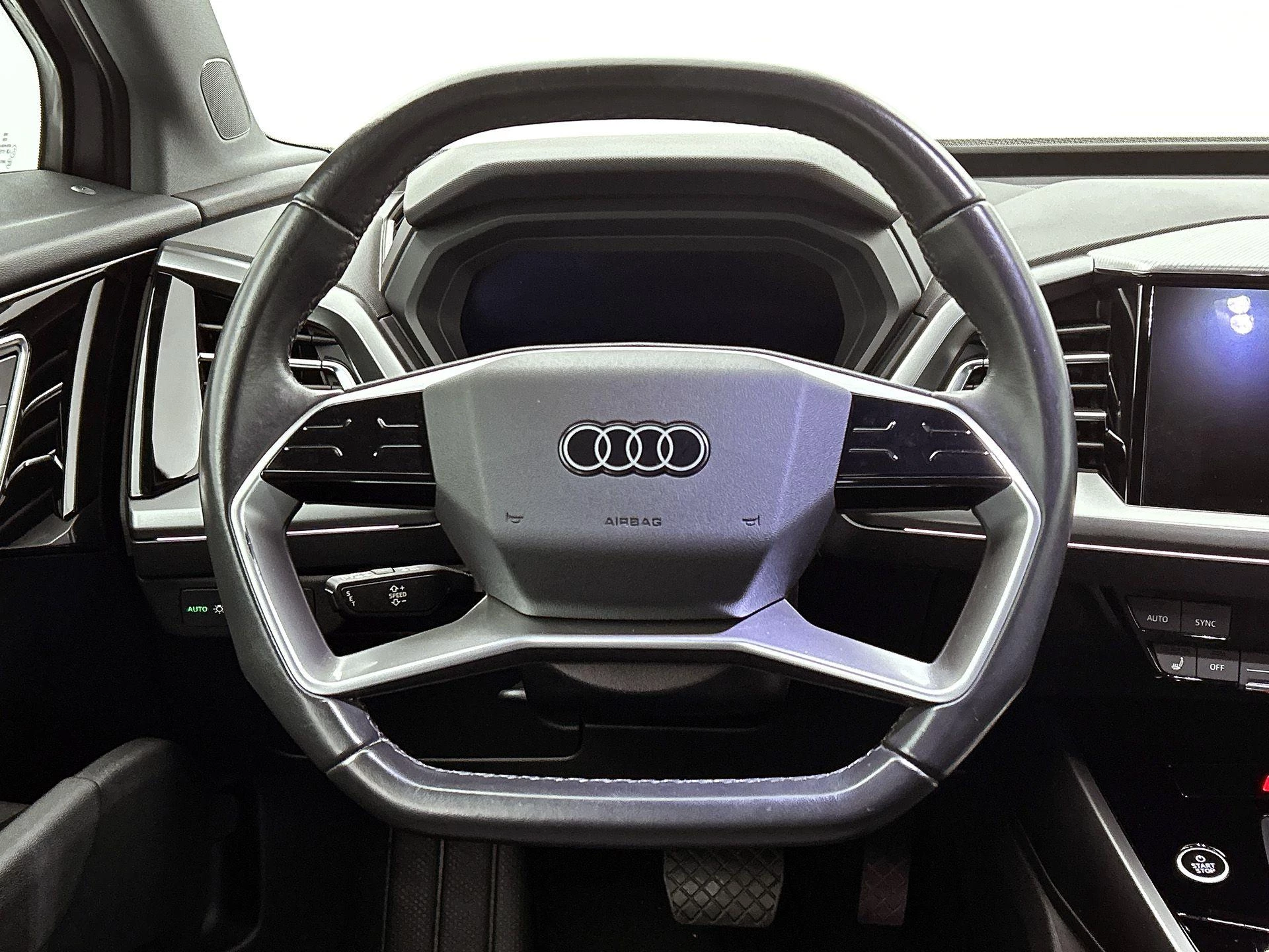 Audi-Q4 e-tron-image-24
