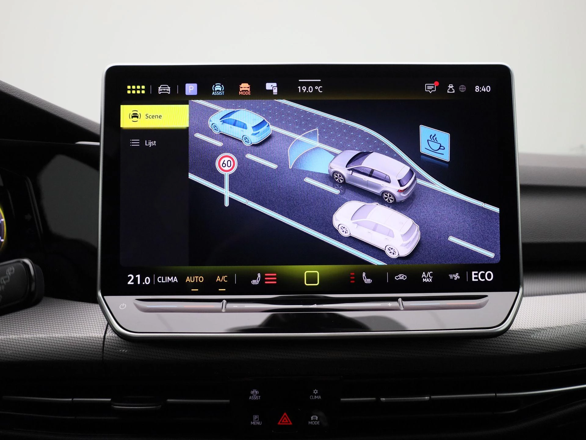 Volkswagen-Golf-image-25