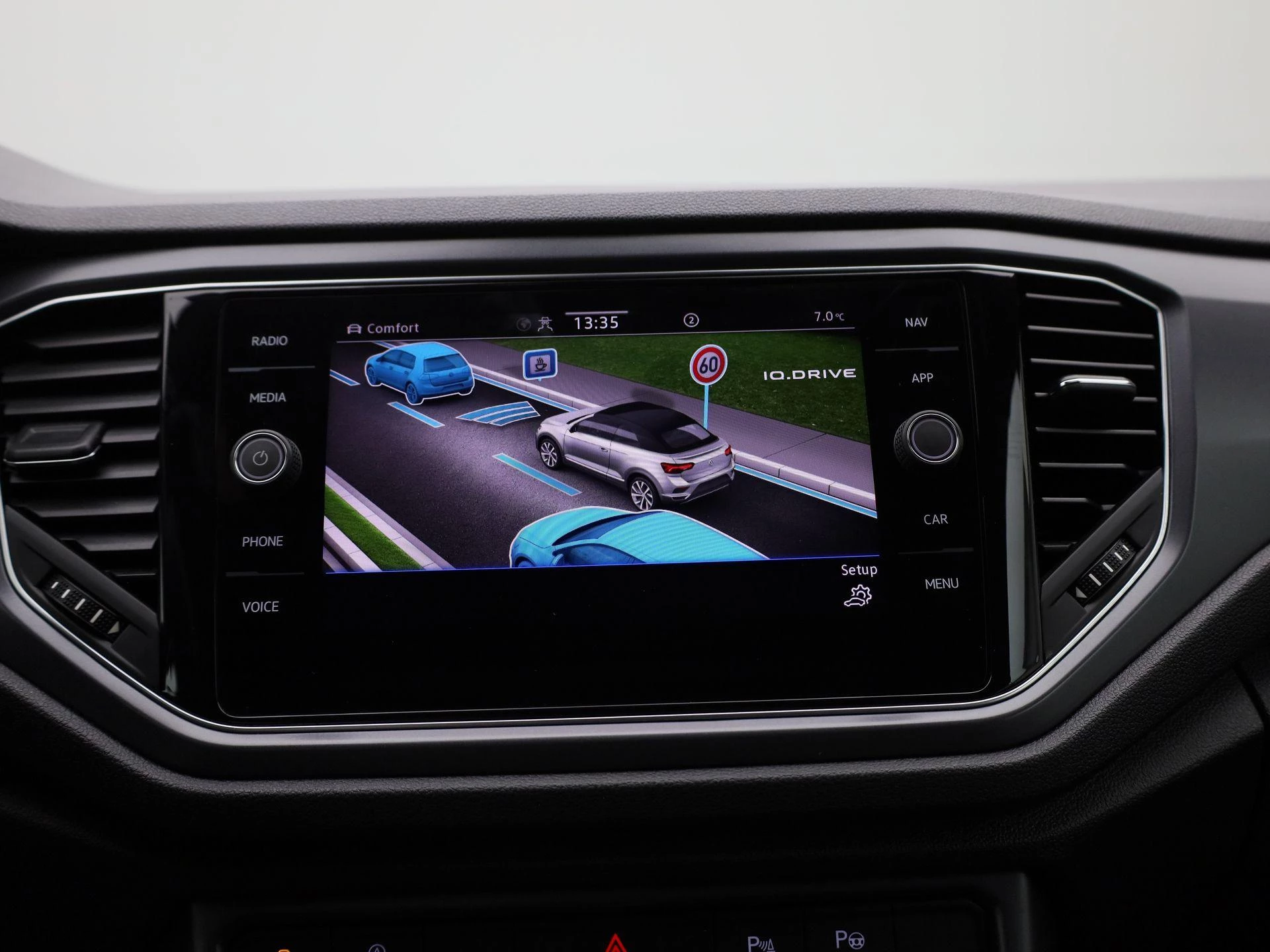 Volkswagen-T-Roc-image-32