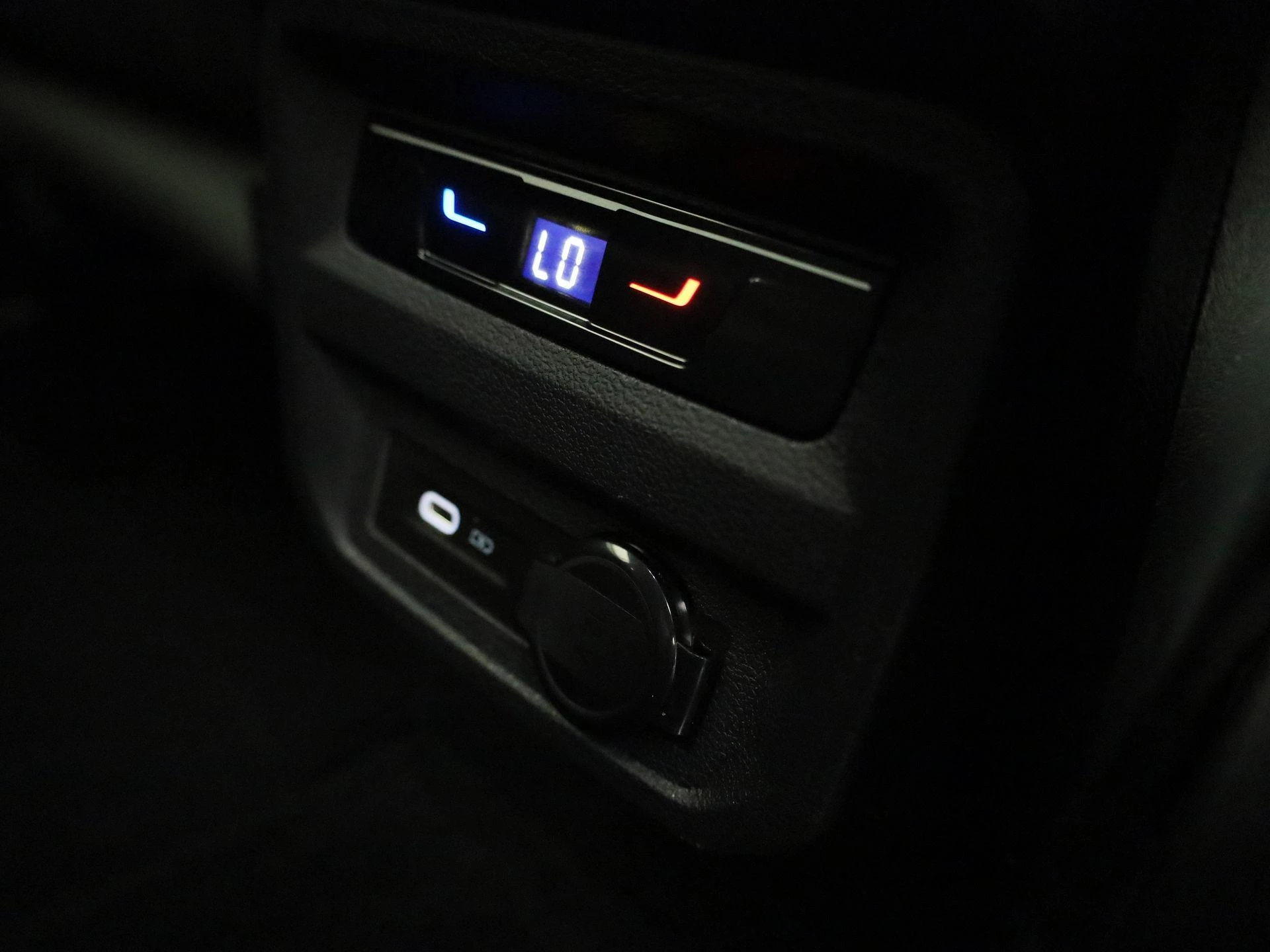 Volkswagen-Tiguan Allspace-image-38