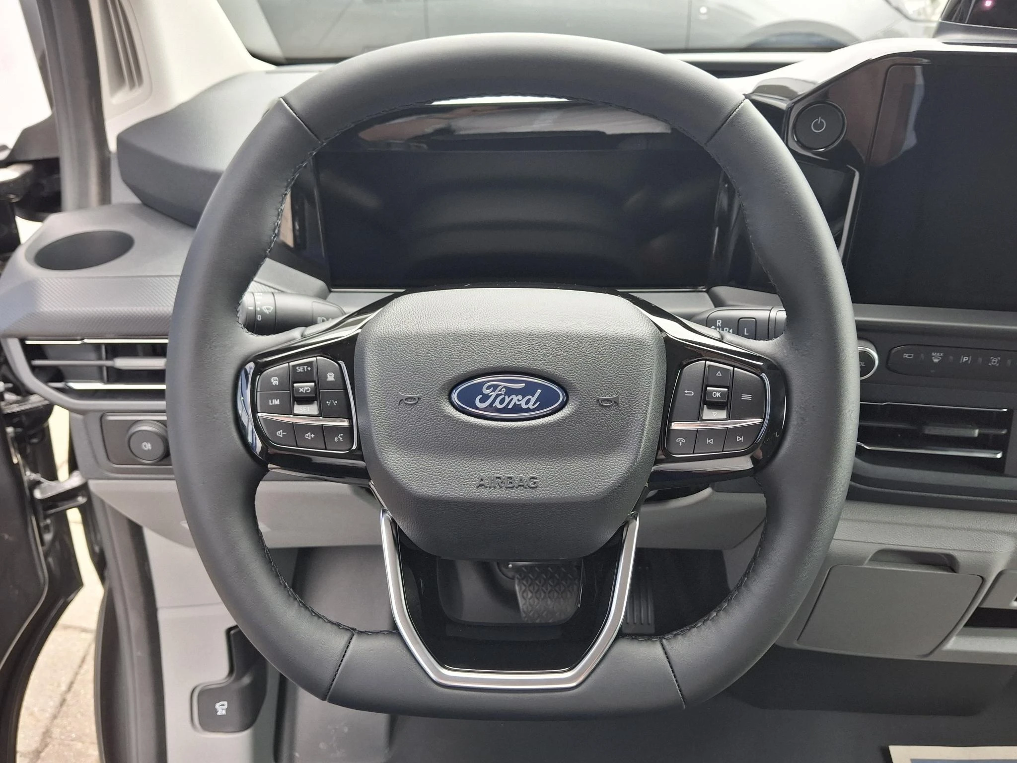 Ford E-Transit Custom L2 Limited 71 kWh