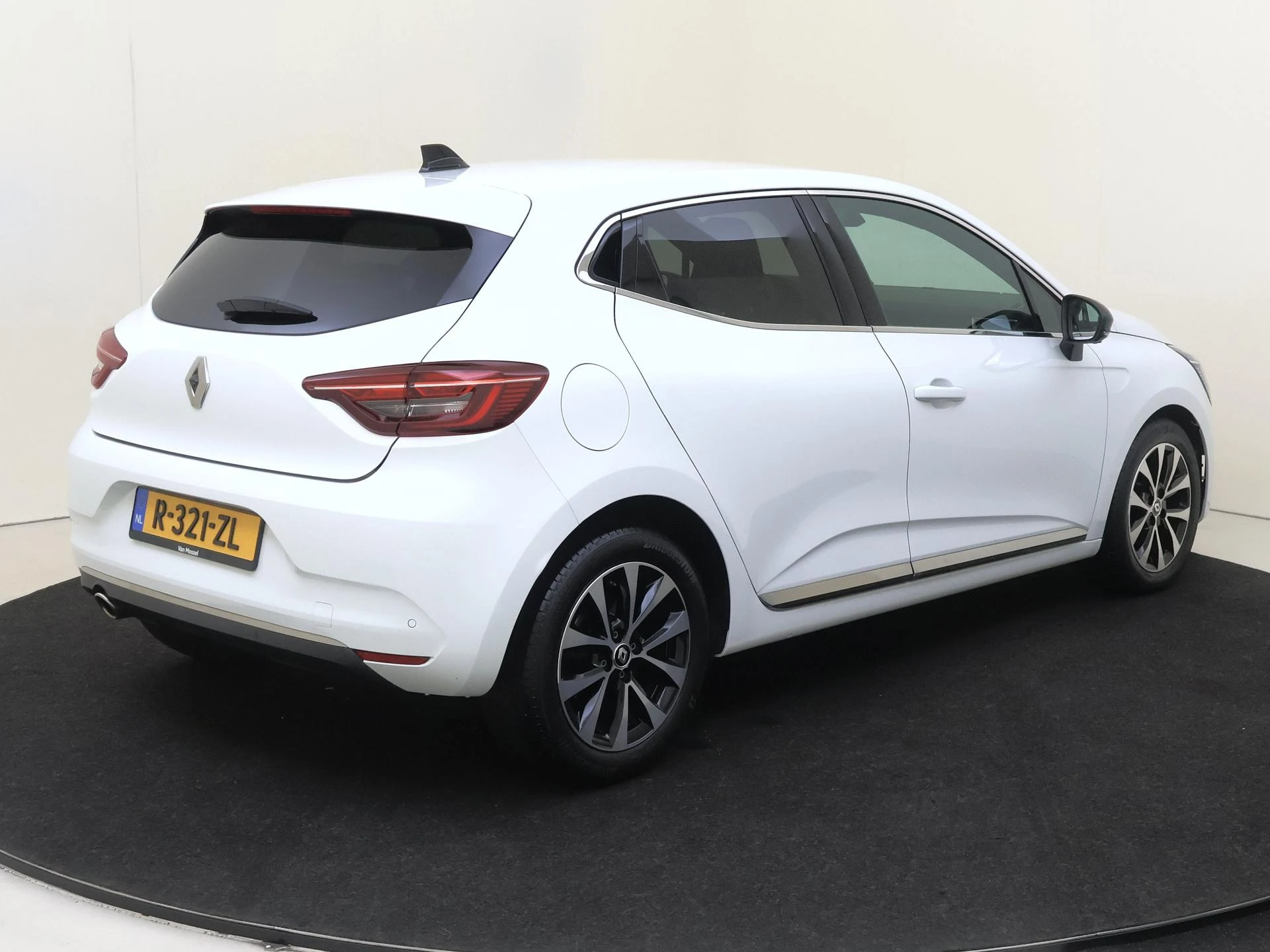 Renault-Clio-image-3