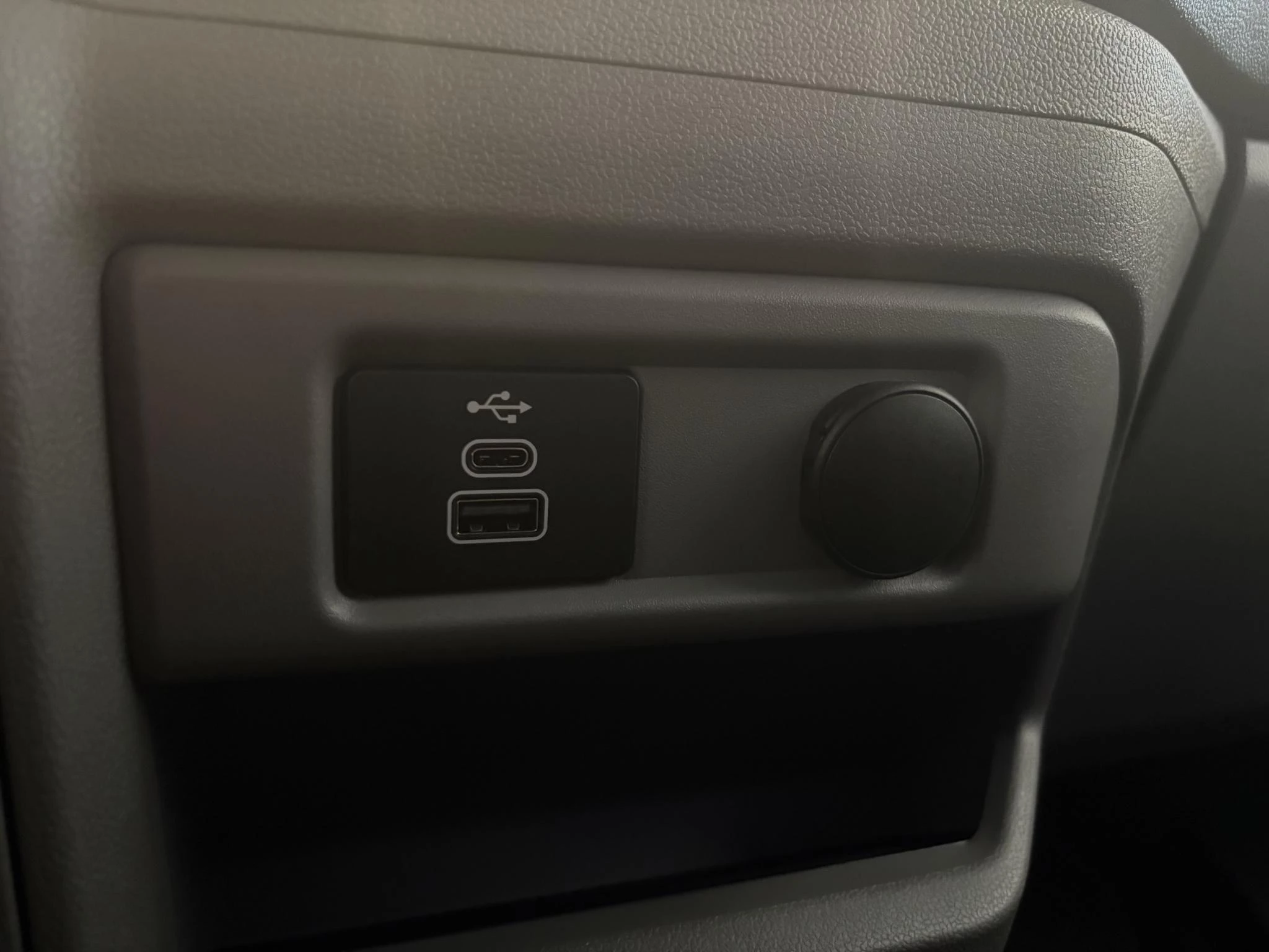 Ford E-Transit Custom 340 L2H1 Limited 71 kWh