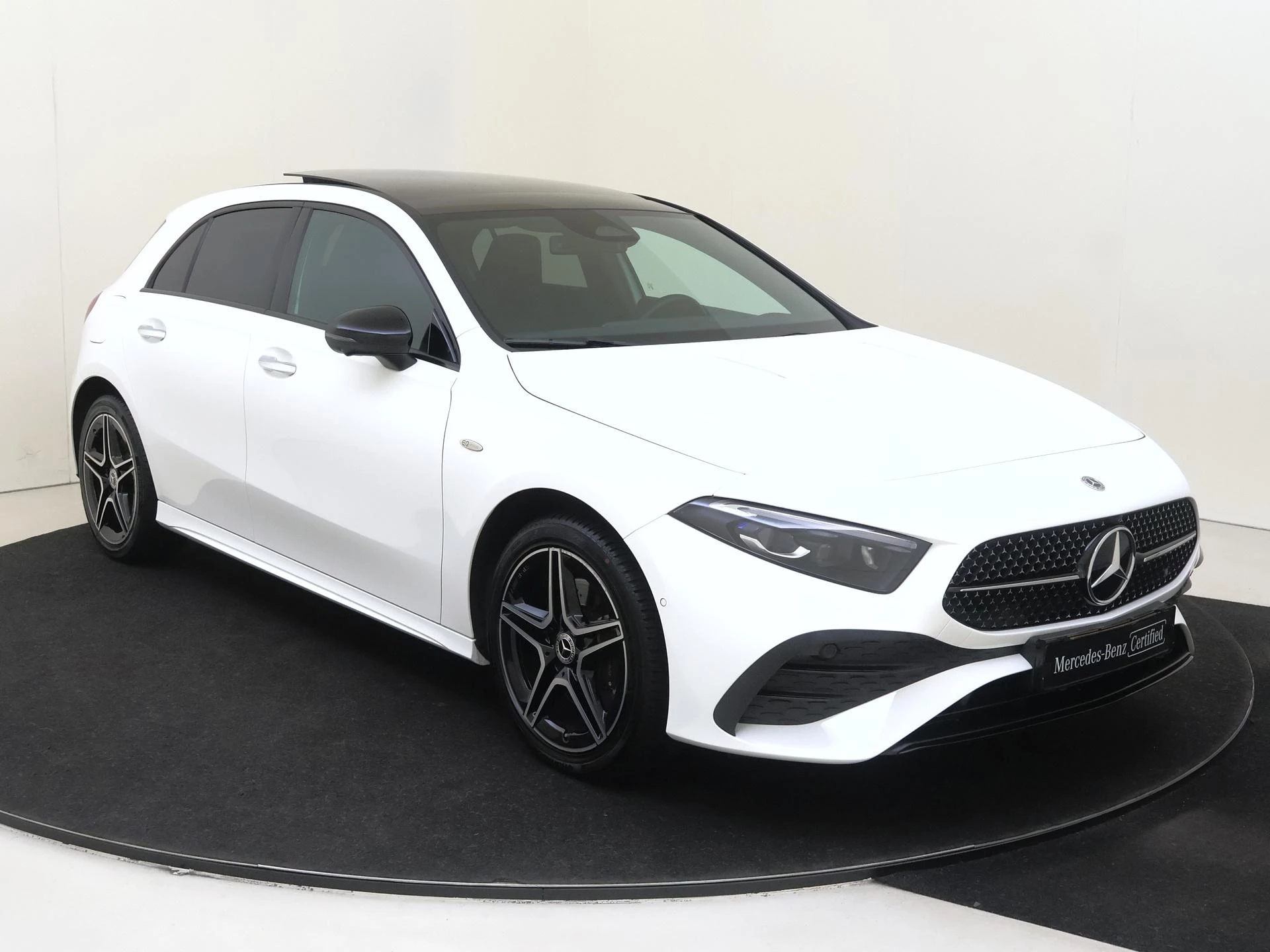 Mercedes-Benz-A-Klasse-image-1