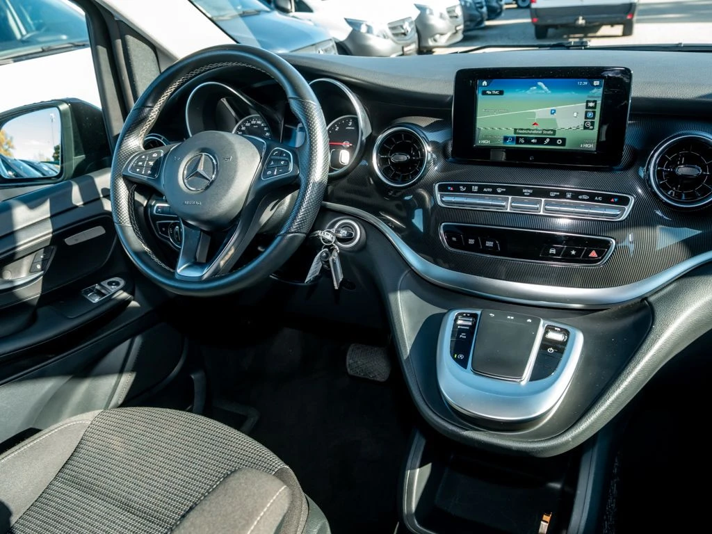 Mercedes-Benz-V-Klasse 220-image-9