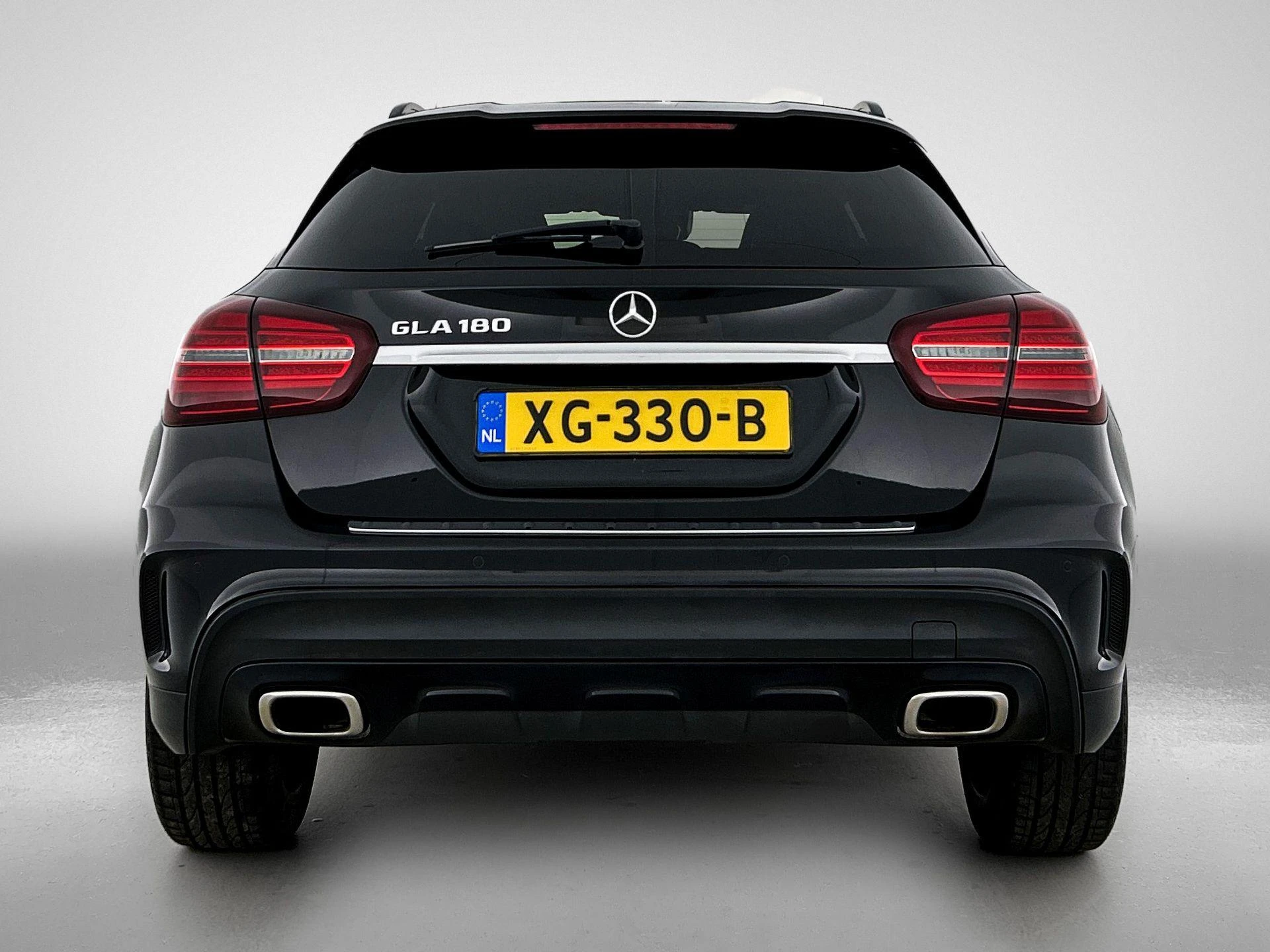 Mercedes-Benz-GLA-image-2