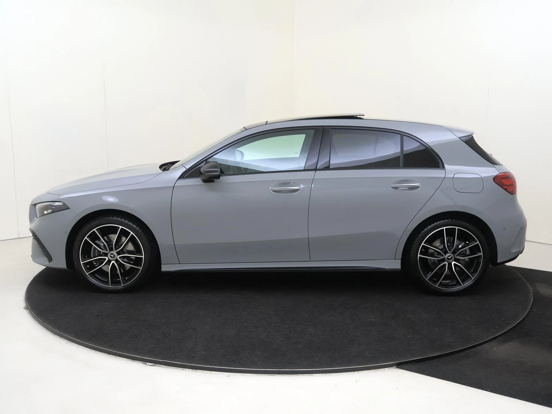 Mercedes-Benz-A-Klasse-image-7