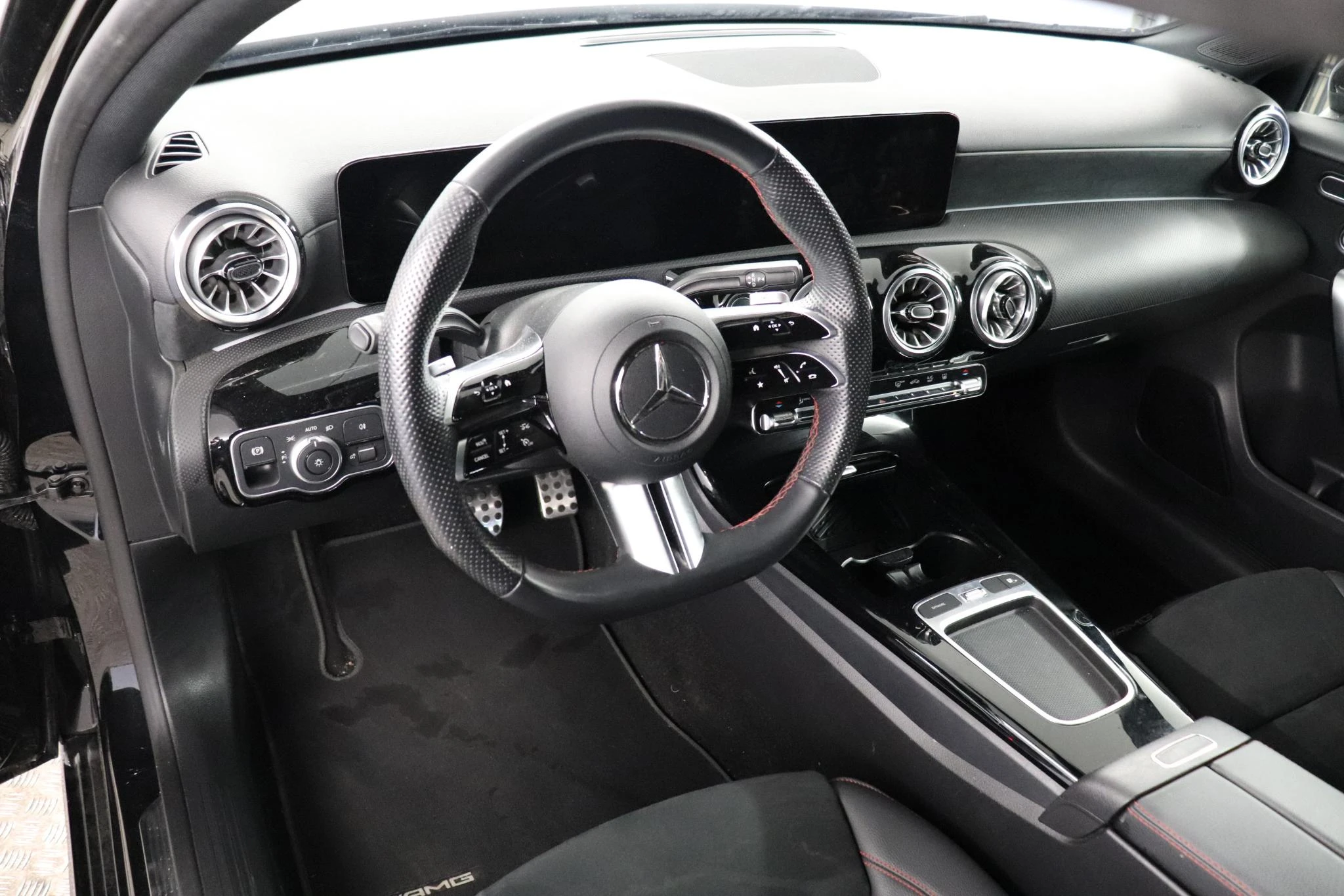 Mercedes-Benz-A-Klasse-image-13