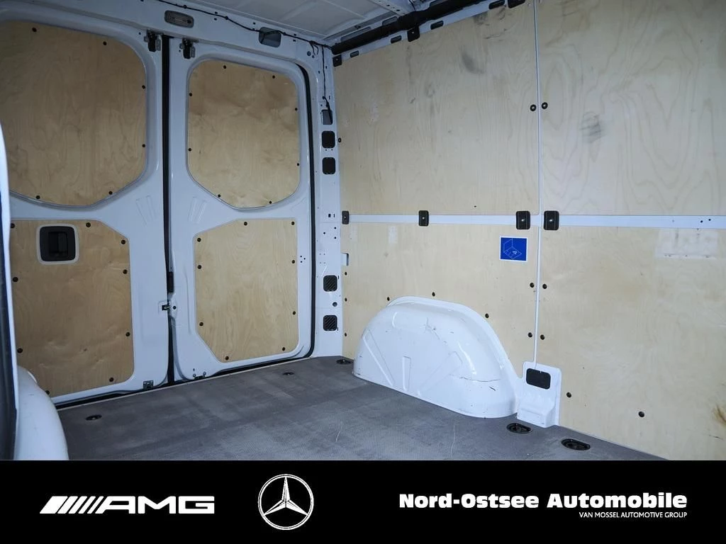 Mercedes-Benz-Sprinter-image-10
